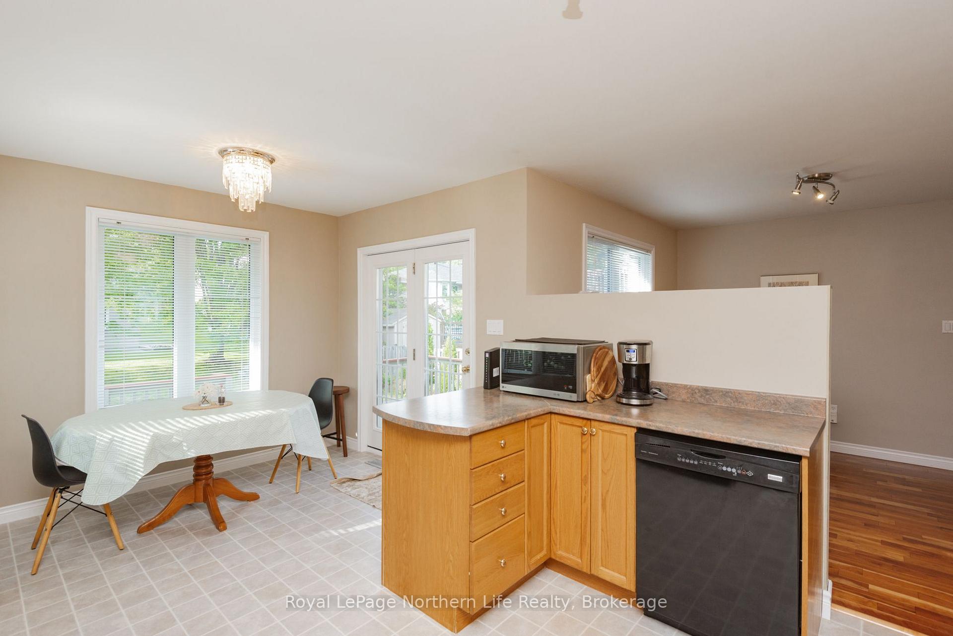 Photo 12 of 406 Pearce Street, North Bay, Airport — HOMEH