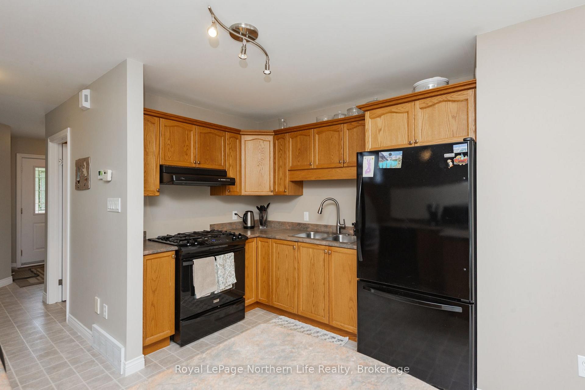 Photo 13 of 406 Pearce Street, North Bay, Airport — HOMEH
