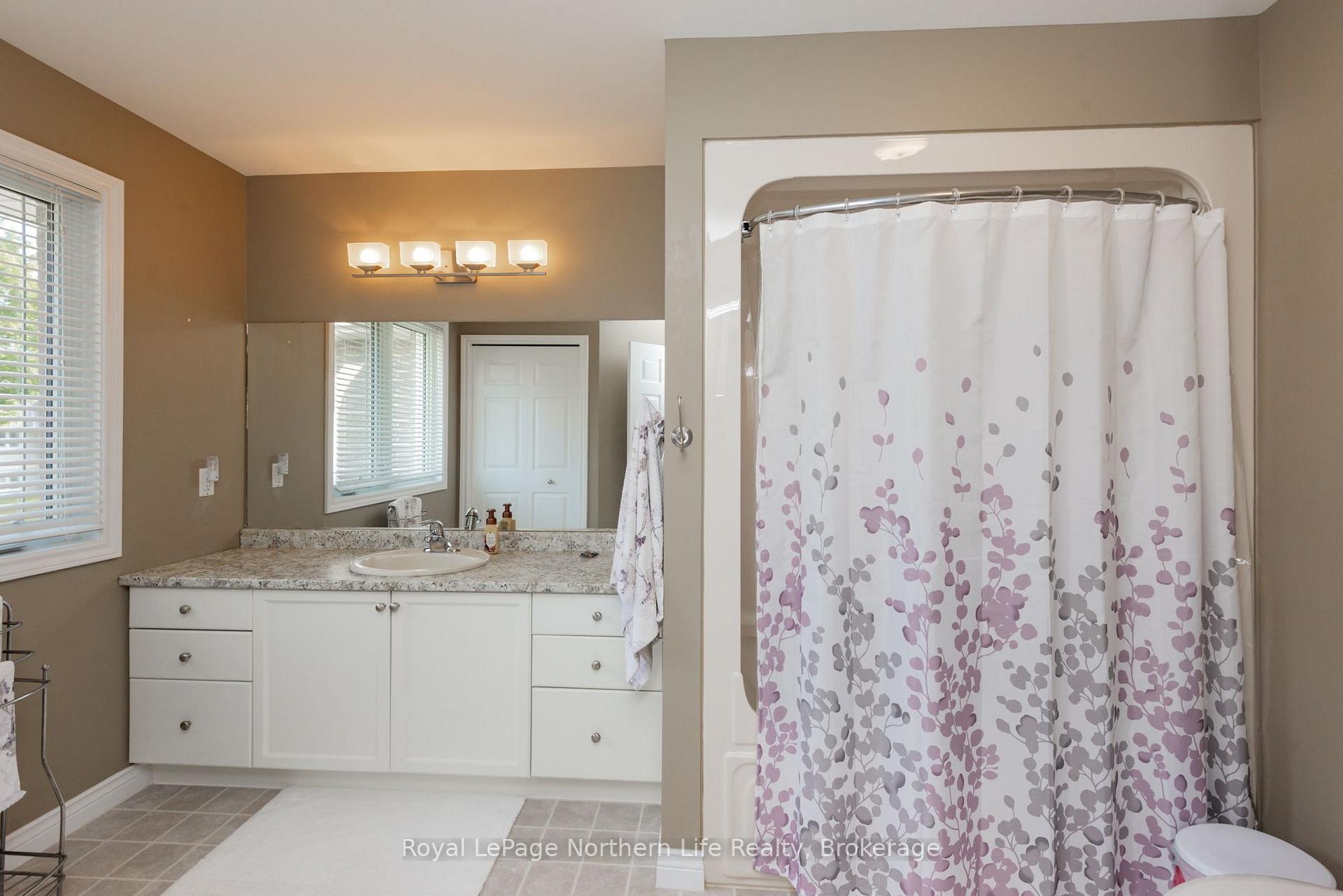 Photo 24 of 406 Pearce Street, North Bay, Airport — HOMEH