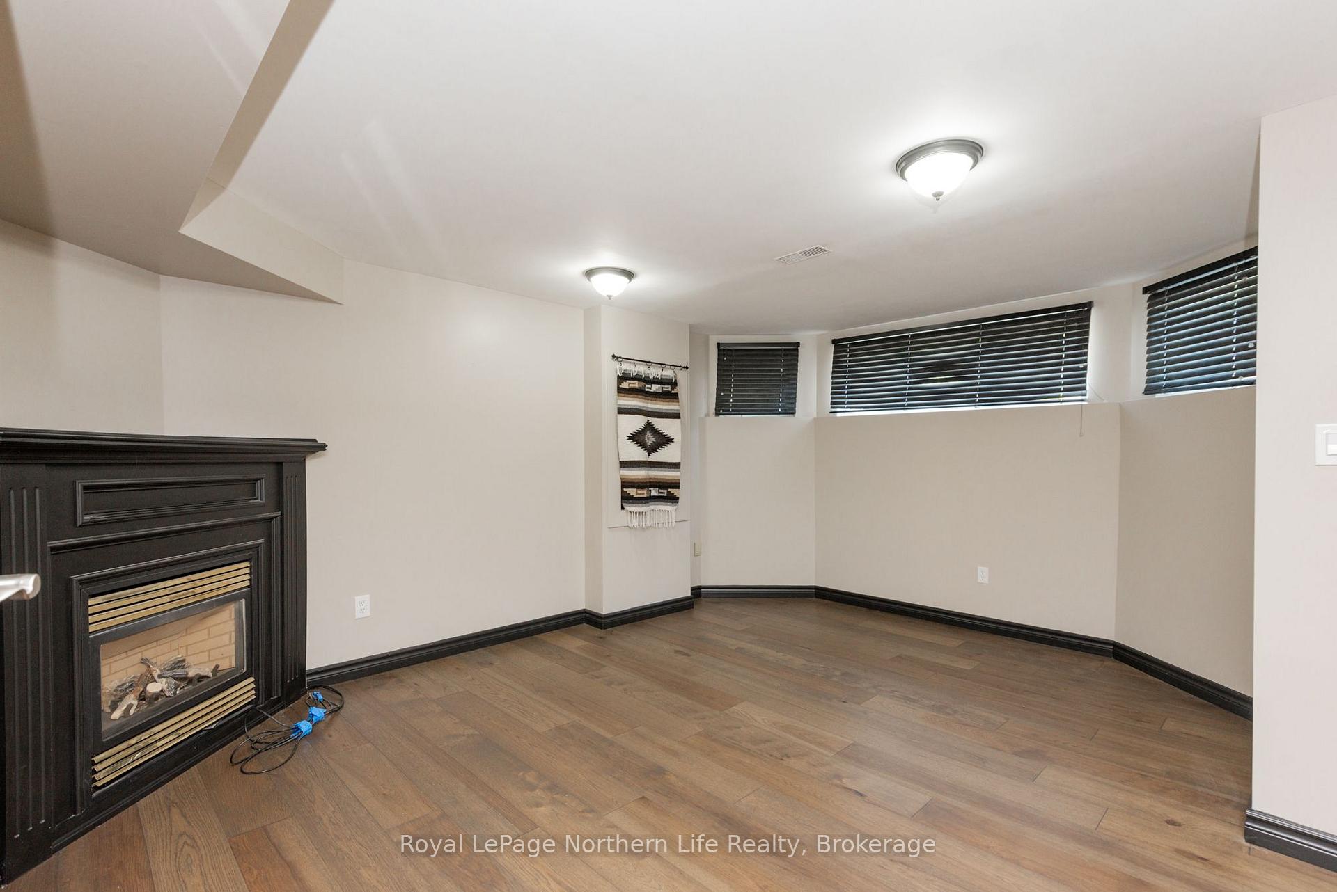 Photo 33 of 406 Pearce Street, North Bay, Airport — HOMEH