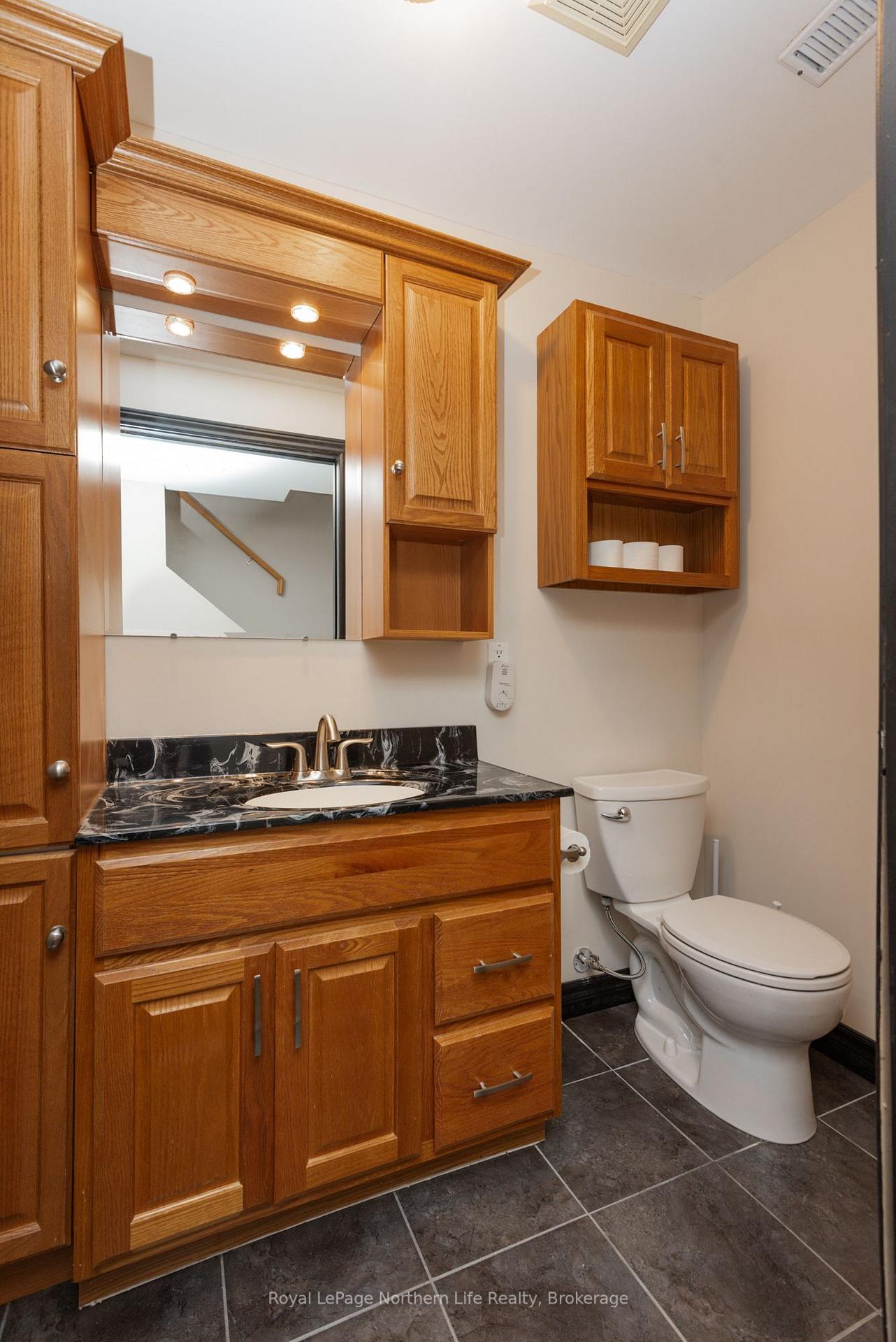 Photo 37 of 406 Pearce Street, North Bay, Airport — HOMEH