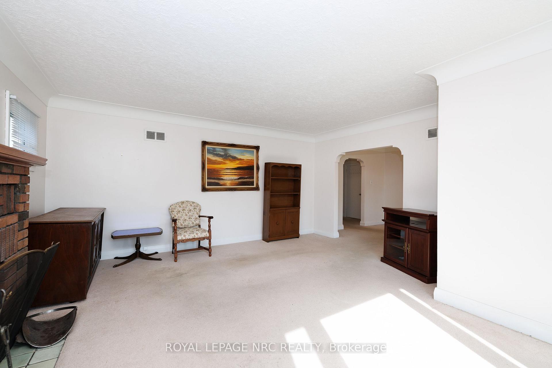 Photo 6 of 276 Glenridge Avenue, St. Catharines, Glendale/Glenridge — HOMEH