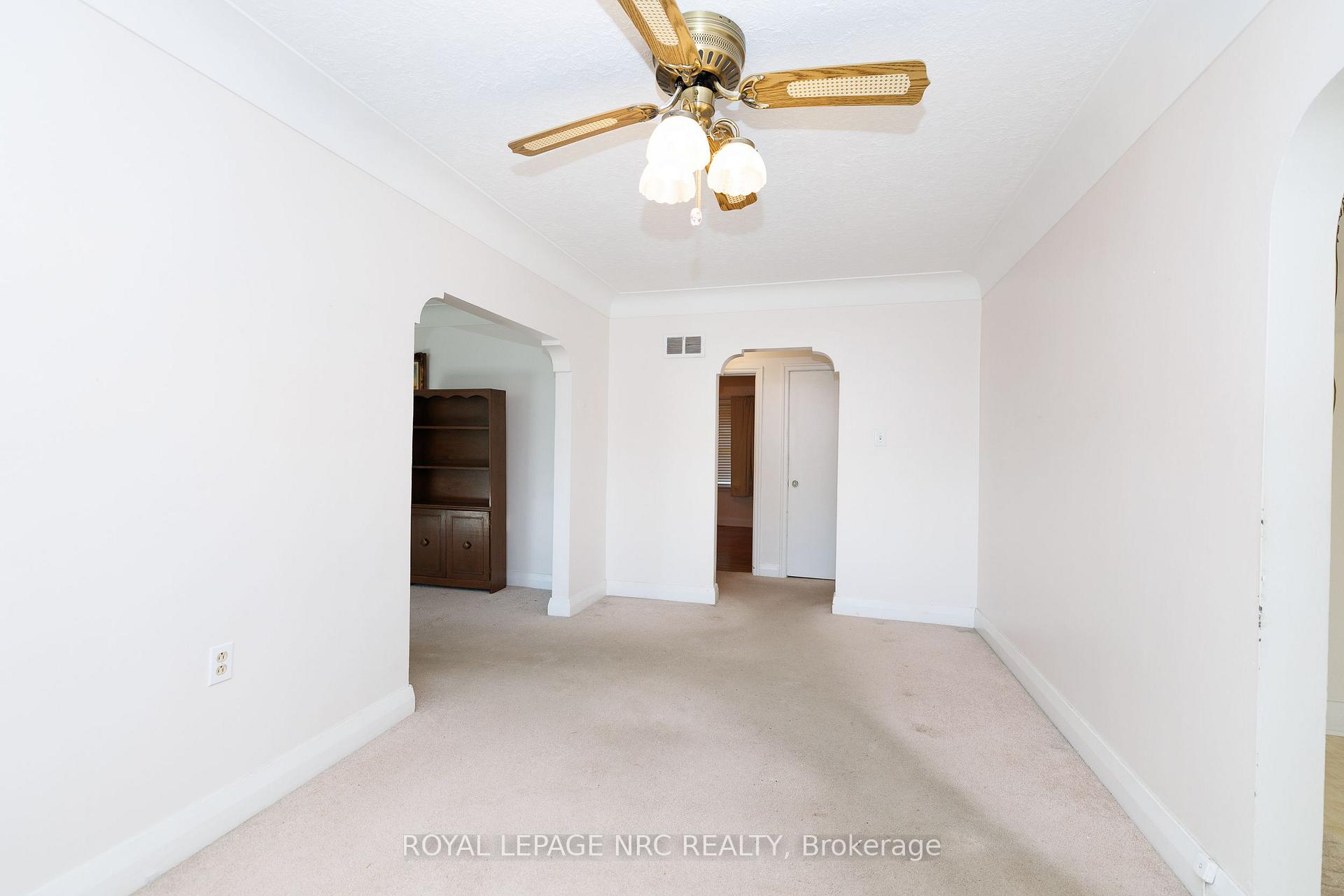 Photo 9 of 276 Glenridge Avenue, St. Catharines, Glendale/Glenridge — HOMEH