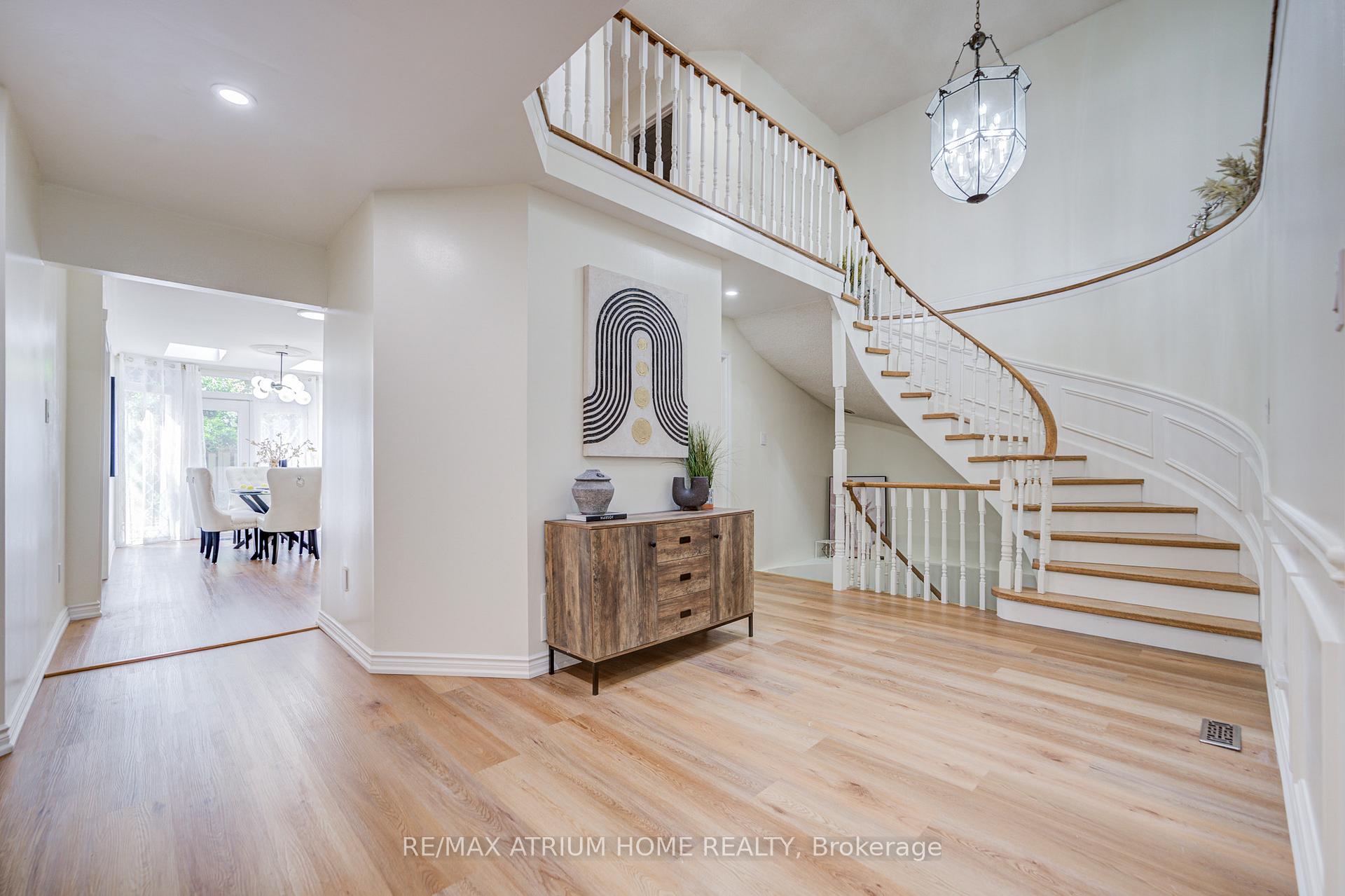 Photo 4 of 77 Rosedale Heights Drive, Vaughan, Uplands — HOMEH