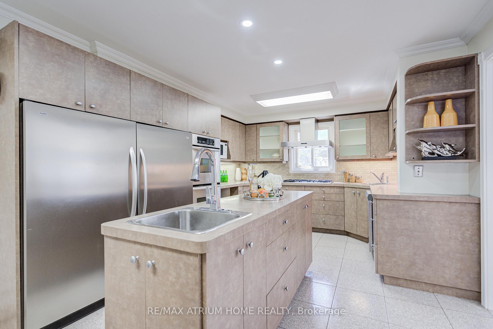 Photo 12 of 77 Rosedale Heights Drive, Vaughan, Uplands — HOMEH