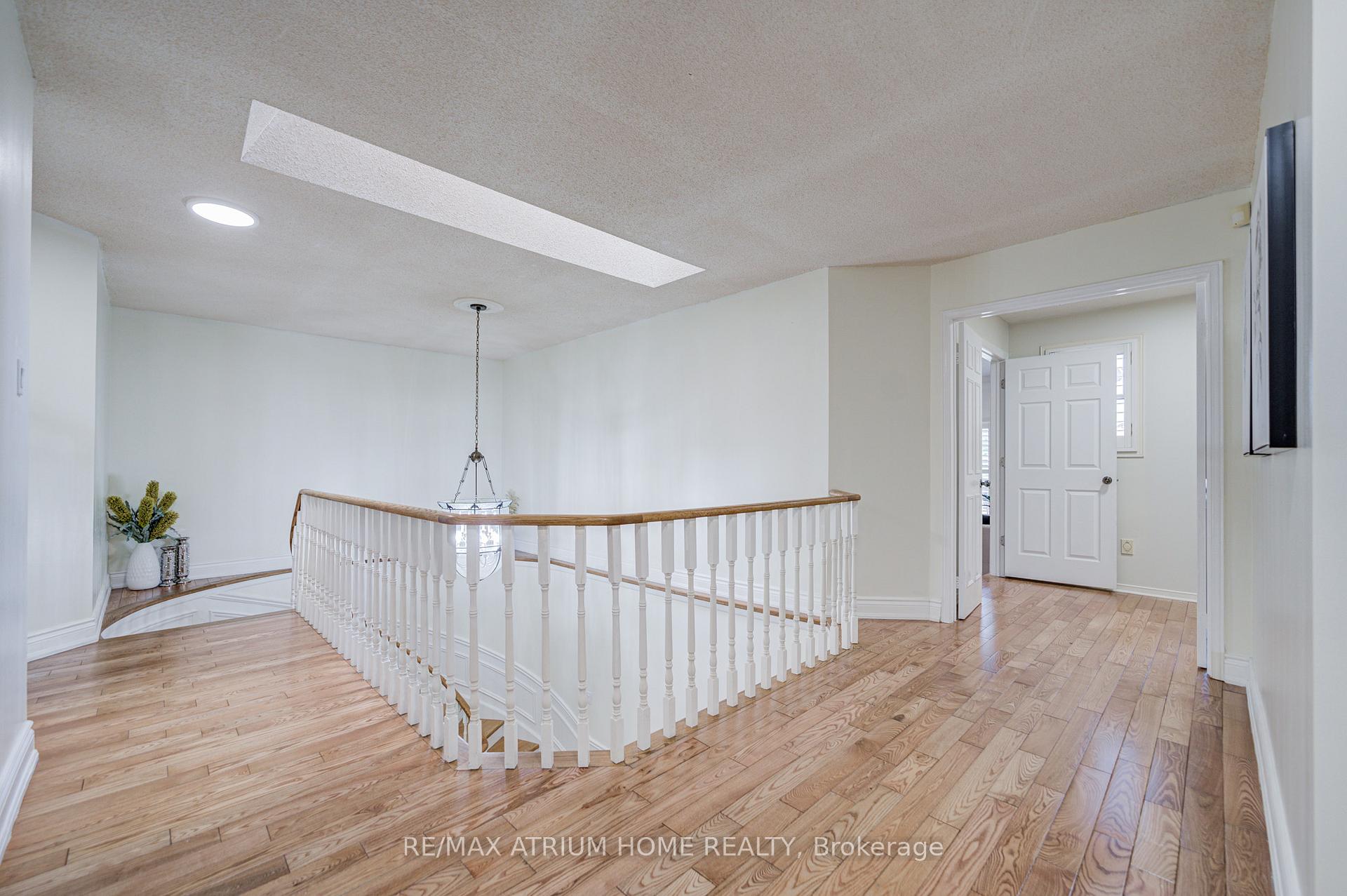 Photo 34 of 77 Rosedale Heights Drive, Vaughan, Uplands — HOMEH