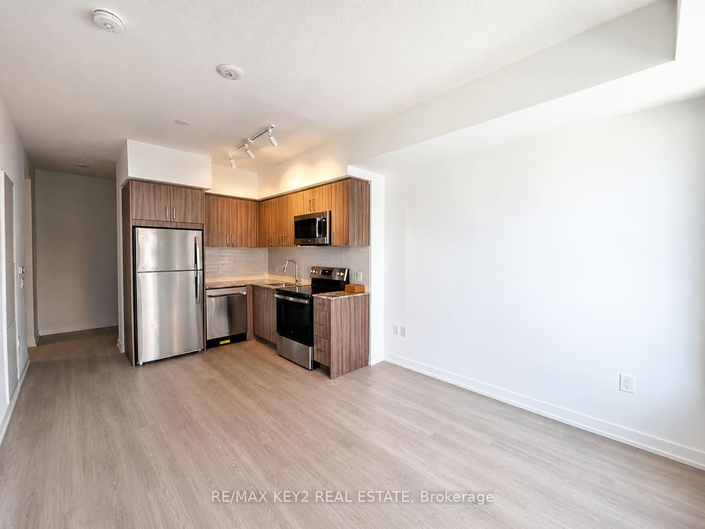 Photo 4 of Unit 1712, 4010 Eglinton Avenue W, Etobicoke, Humber Heights — HOMEH
