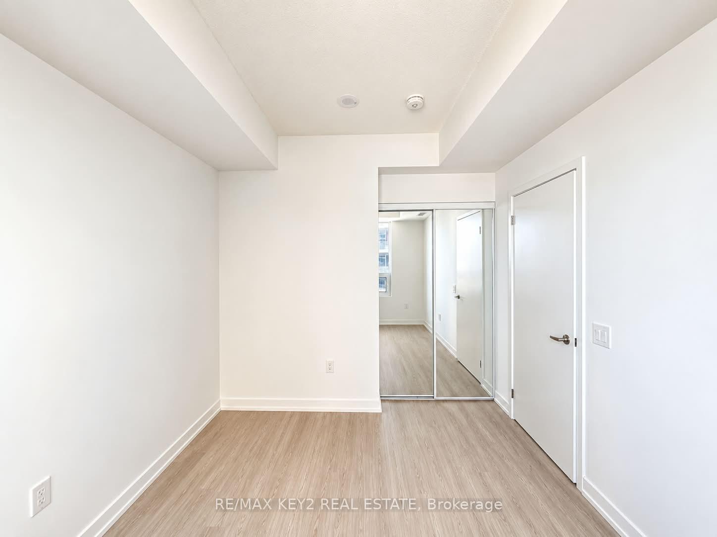 Photo 6 of Unit 1712, 4010 Eglinton Avenue W, Etobicoke, Humber Heights — HOMEH