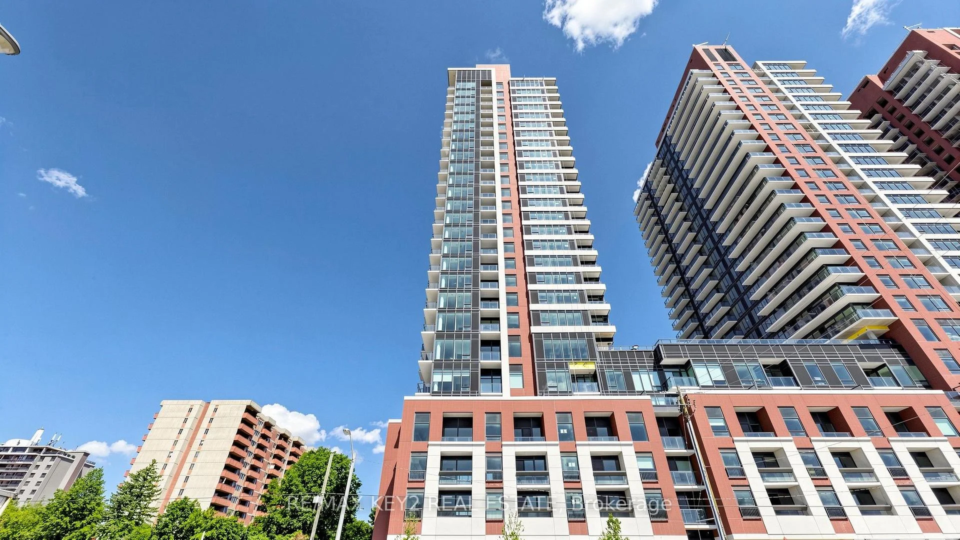 Photo 2 of Unit 1712, 4010 Eglinton Avenue W, Etobicoke, Humber Heights — HOMEH