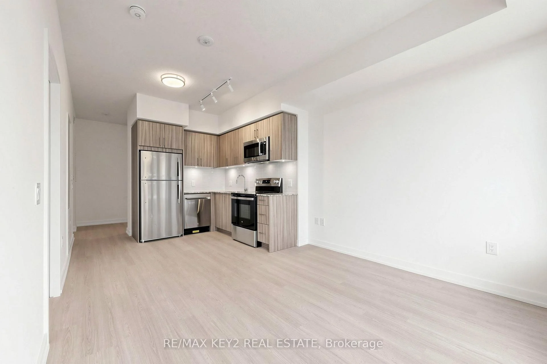 Photo 9 of Unit 1712, 4010 Eglinton Avenue W, Etobicoke, Humber Heights — HOMEH