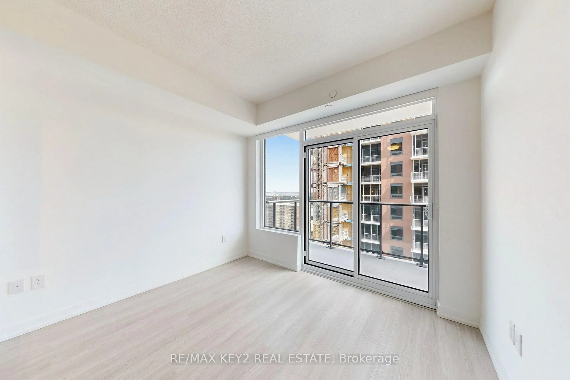 Photo 15 of Unit 1712, 4010 Eglinton Avenue W, Etobicoke, Humber Heights — HOMEH