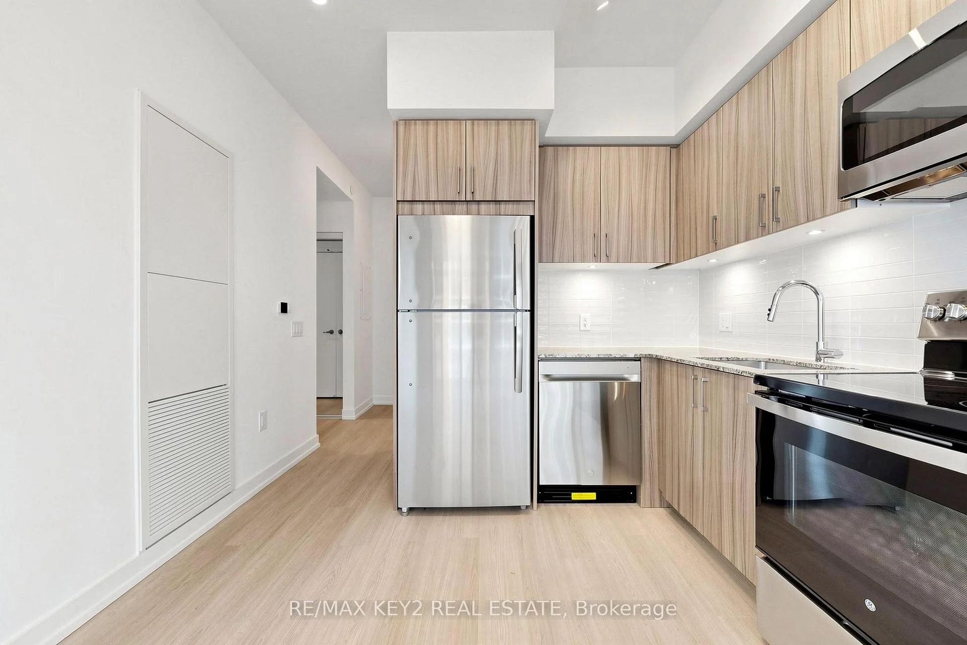 Photo 18 of Unit 1712, 4010 Eglinton Avenue W, Etobicoke, Humber Heights — HOMEH