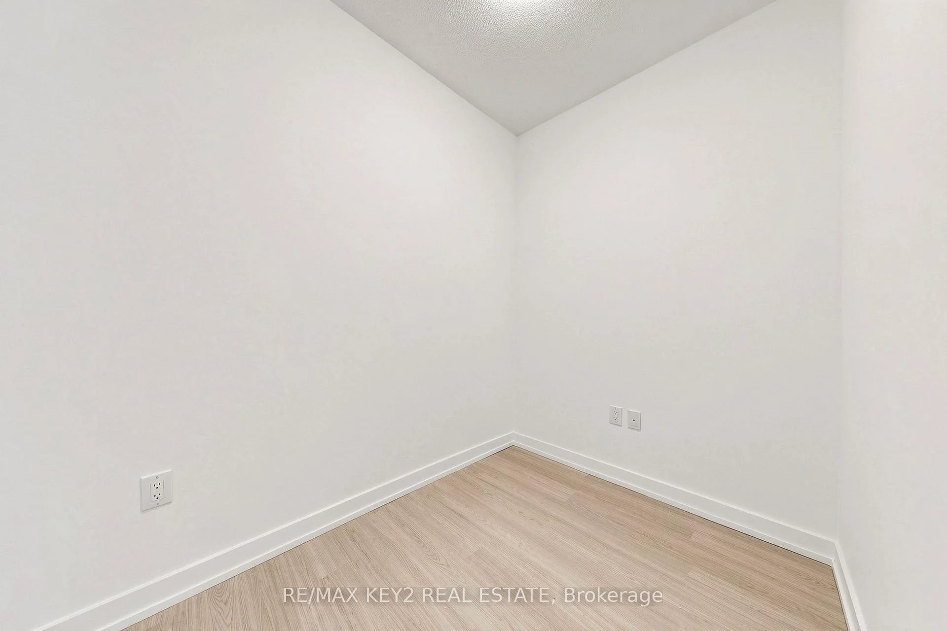 Photo 22 of Unit 1712, 4010 Eglinton Avenue W, Etobicoke, Humber Heights — HOMEH