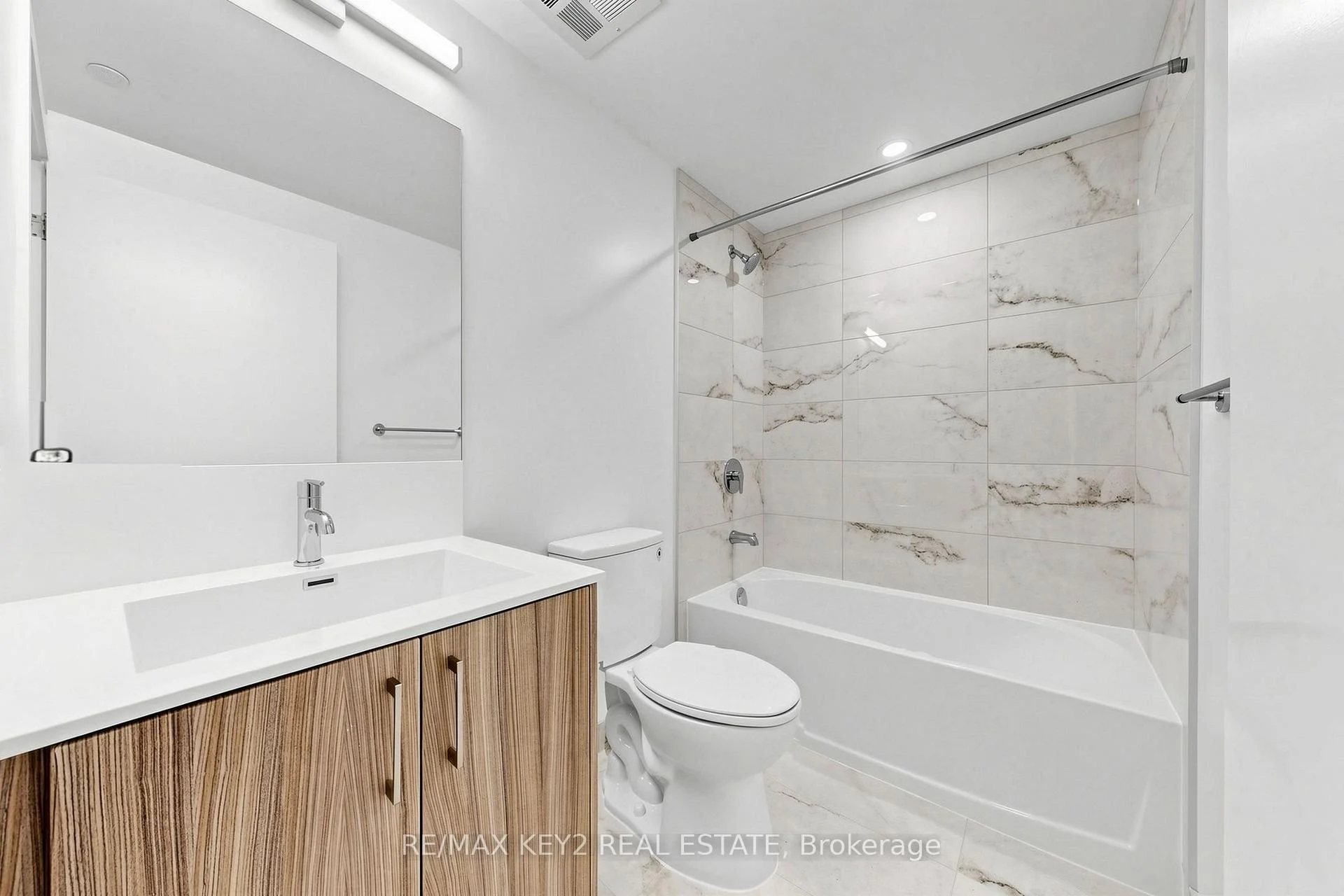 Photo 25 of Unit 1712, 4010 Eglinton Avenue W, Etobicoke, Humber Heights — HOMEH