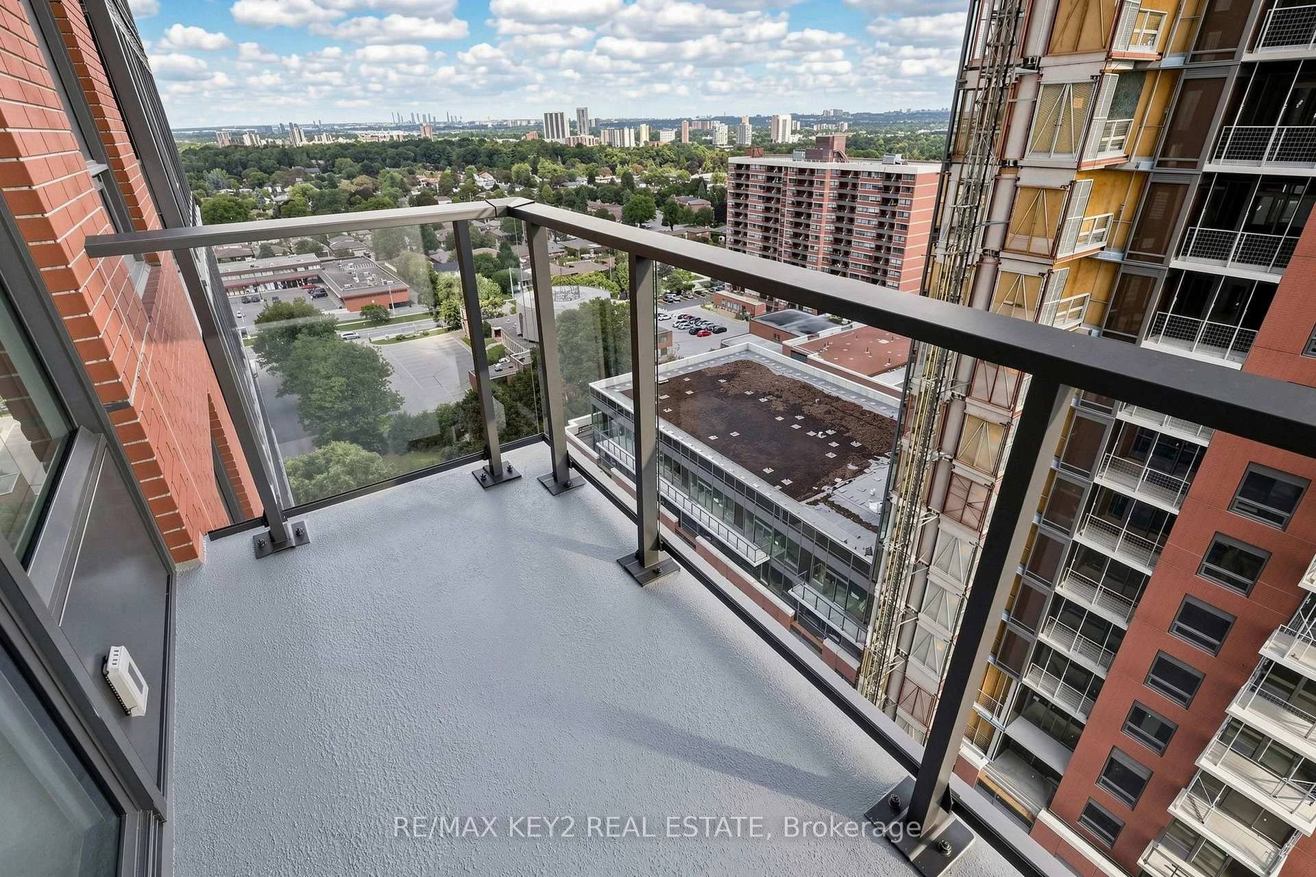 Photo 27 of Unit 1712, 4010 Eglinton Avenue W, Etobicoke, Humber Heights — HOMEH