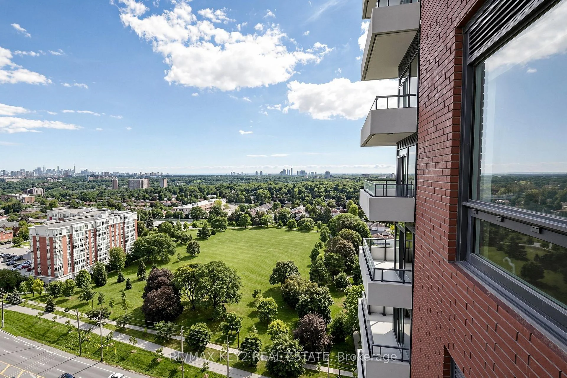 Photo 31 of Unit 1712, 4010 Eglinton Avenue W, Etobicoke, Humber Heights — HOMEH