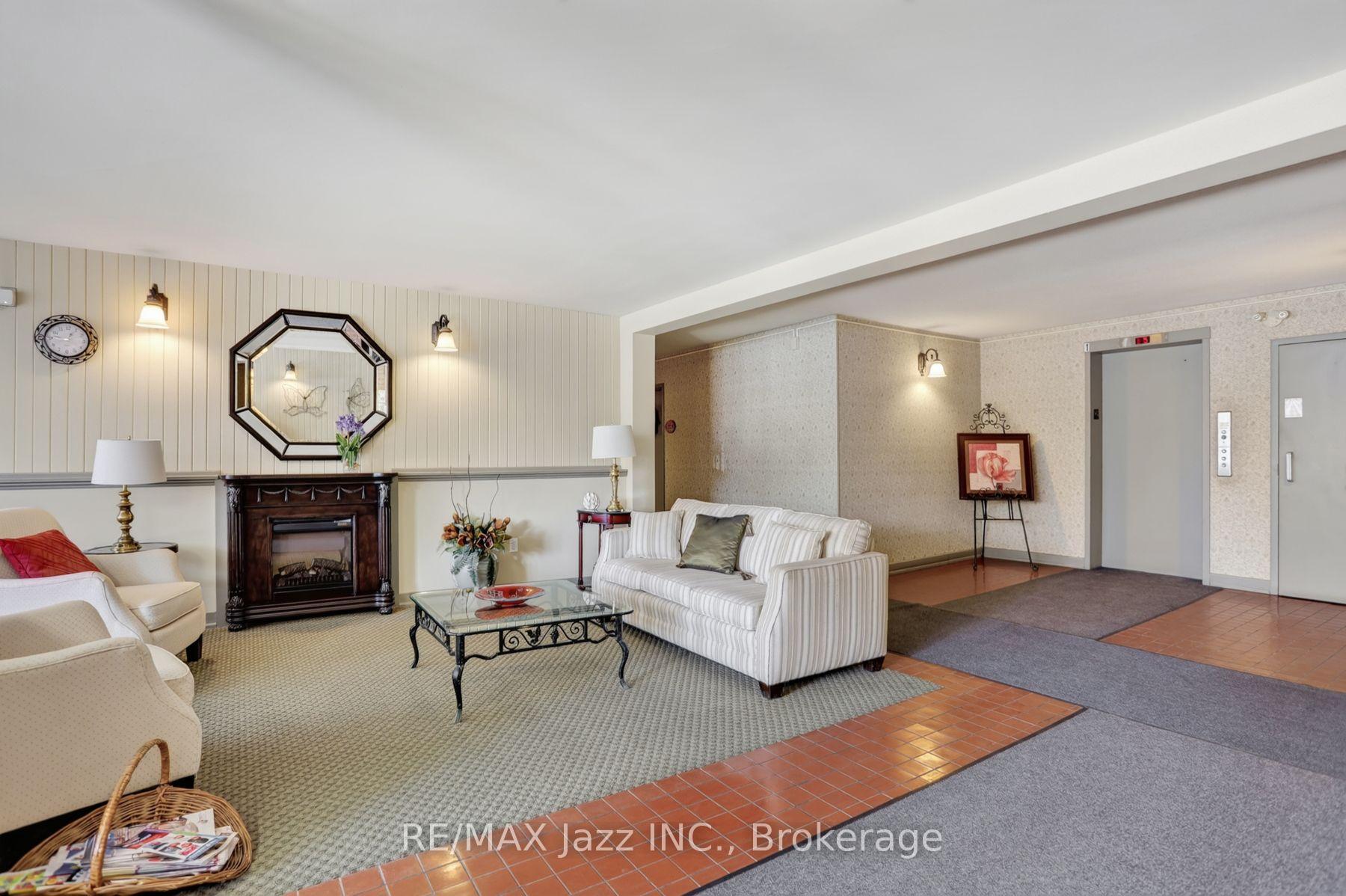 Photo 4 of Unit 305, 363 Simcoe Street N, Oshawa, O'Neill — HOMEH