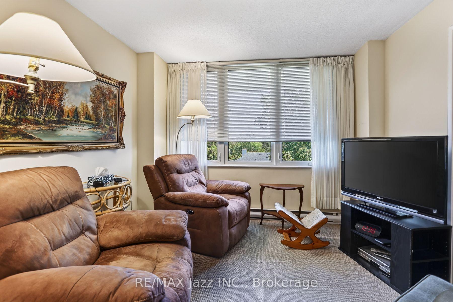 Photo 15 of Unit 305, 363 Simcoe Street N, Oshawa, O'Neill — HOMEH