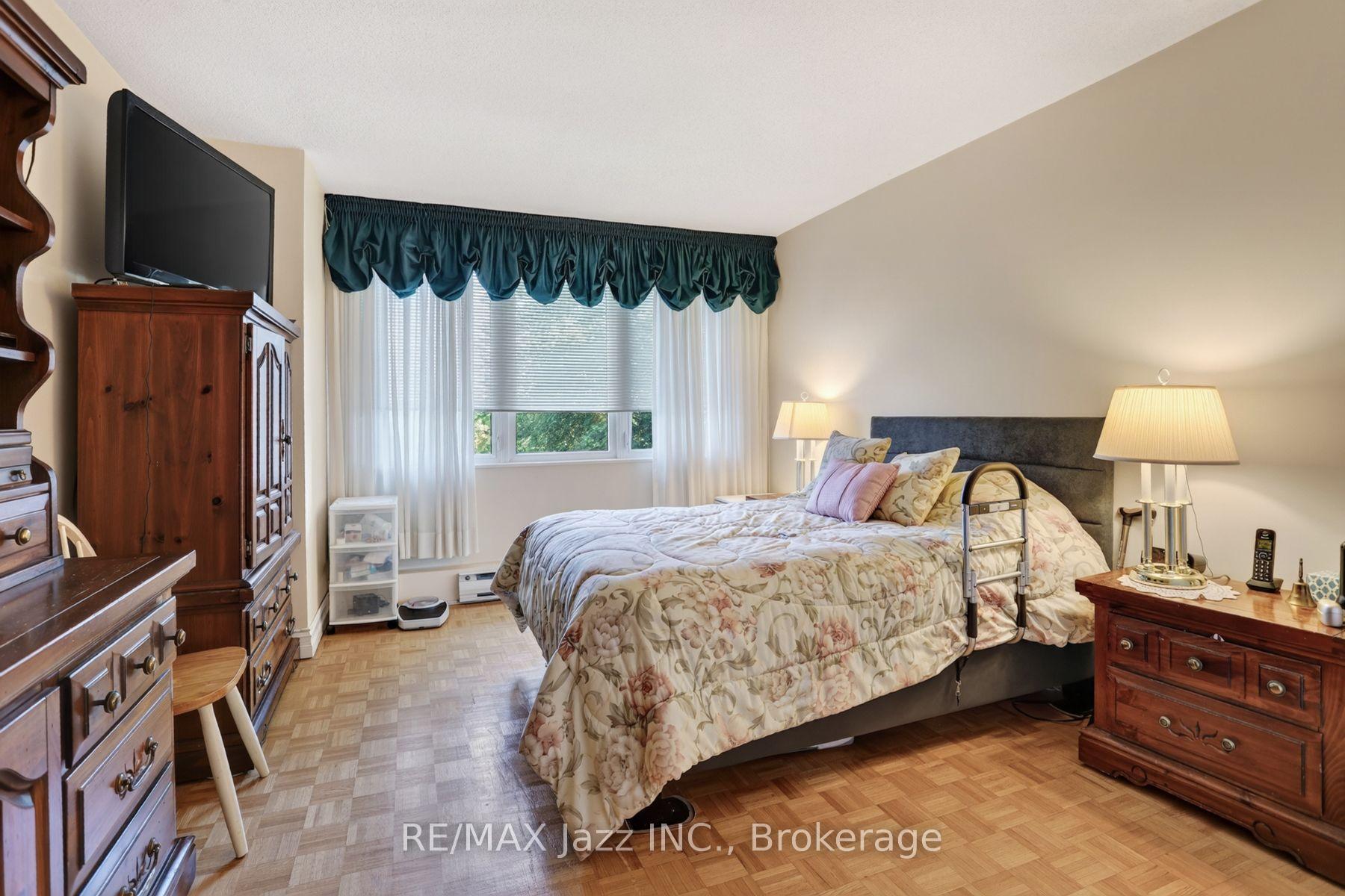 Photo 25 of Unit 305, 363 Simcoe Street N, Oshawa, O'Neill — HOMEH