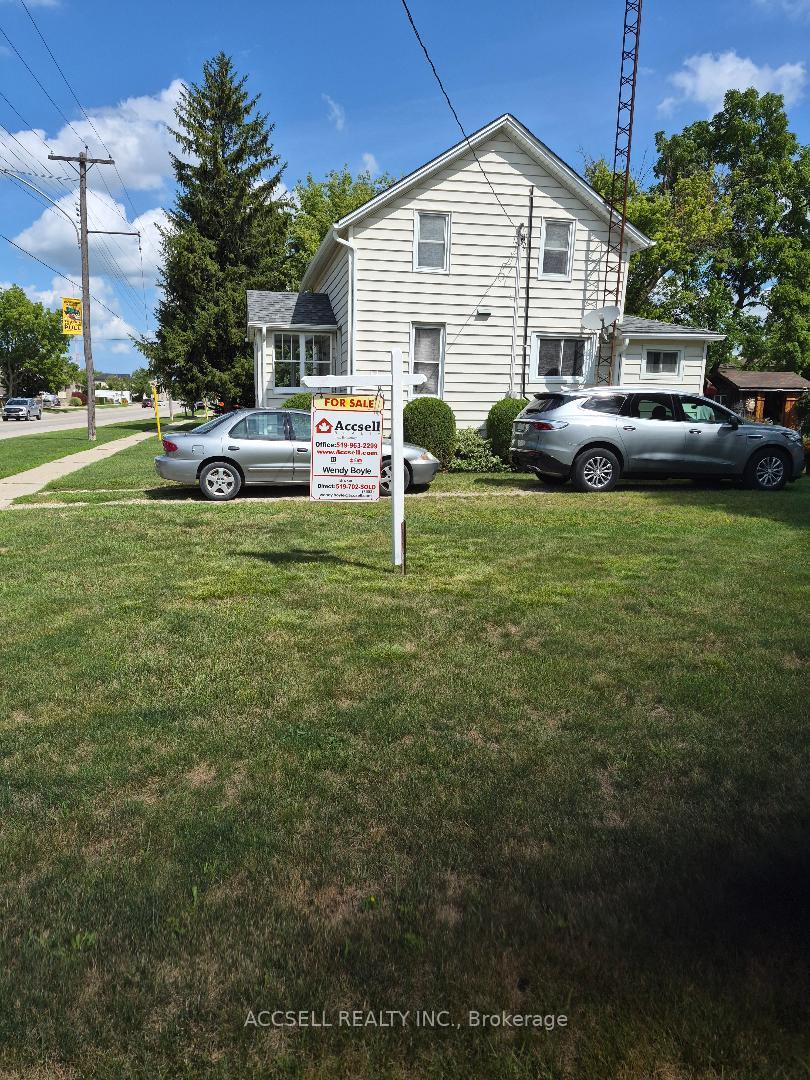 Photo of 545 Broadway Street N