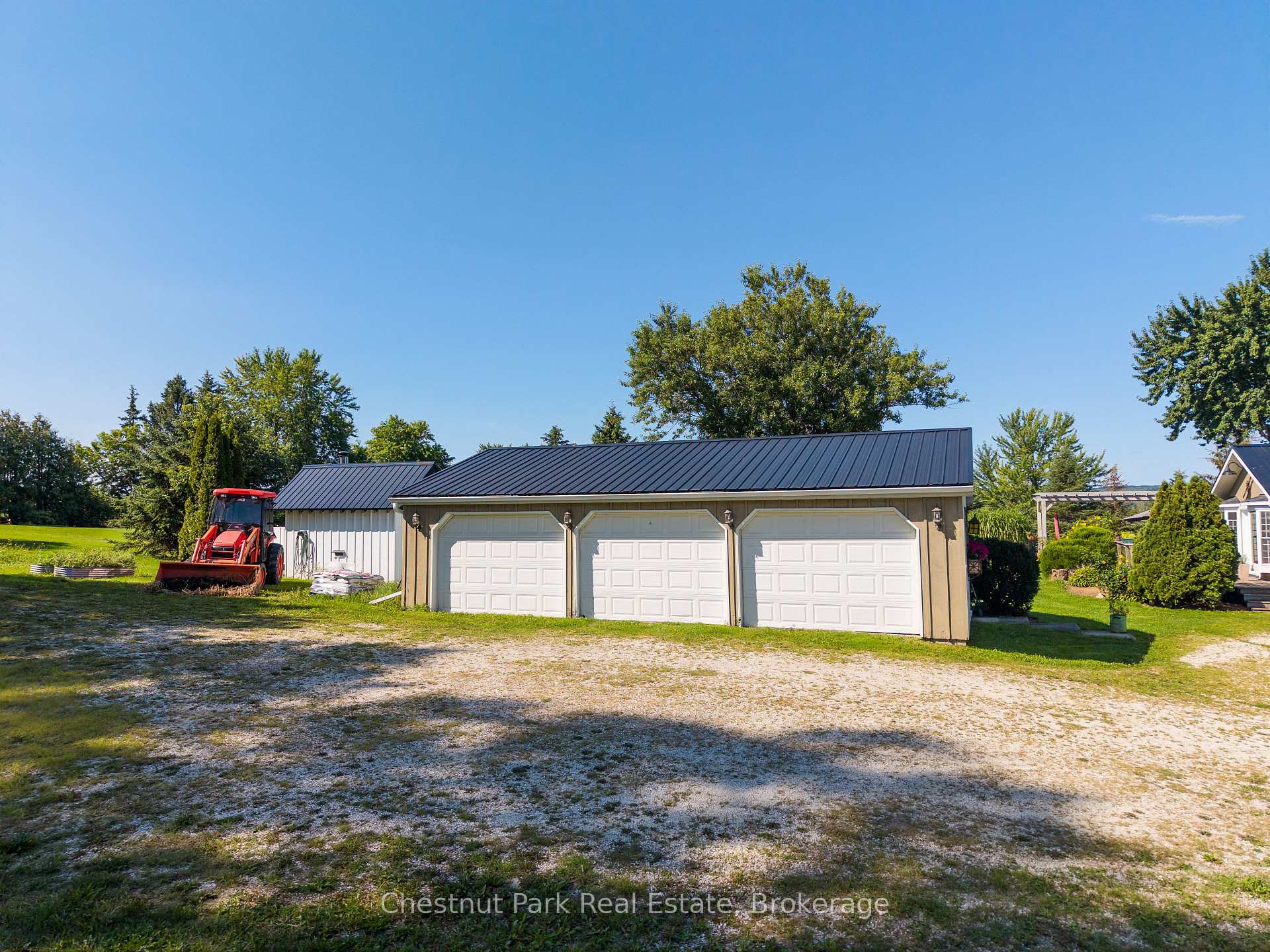 Photo 4 of 727410 21st Side Road, Blue Mountains — HOMEH