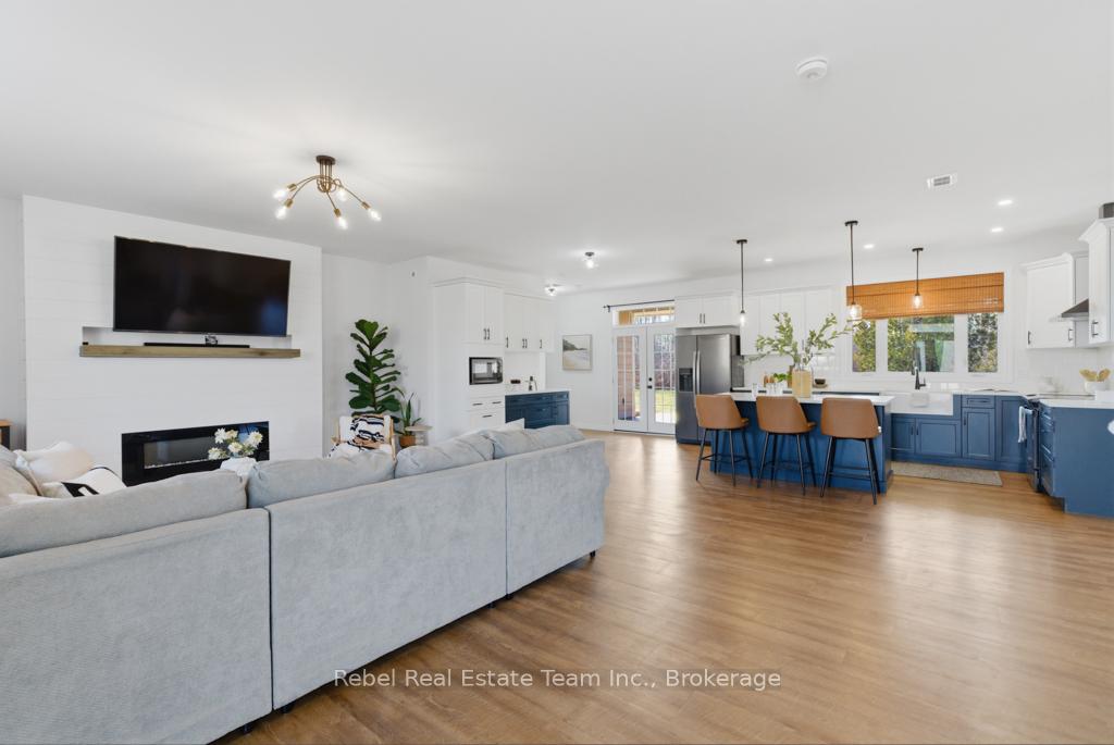 Photo 34 of 190 Lakeshore Road, Brighton, Rural Brighton — HOMEH