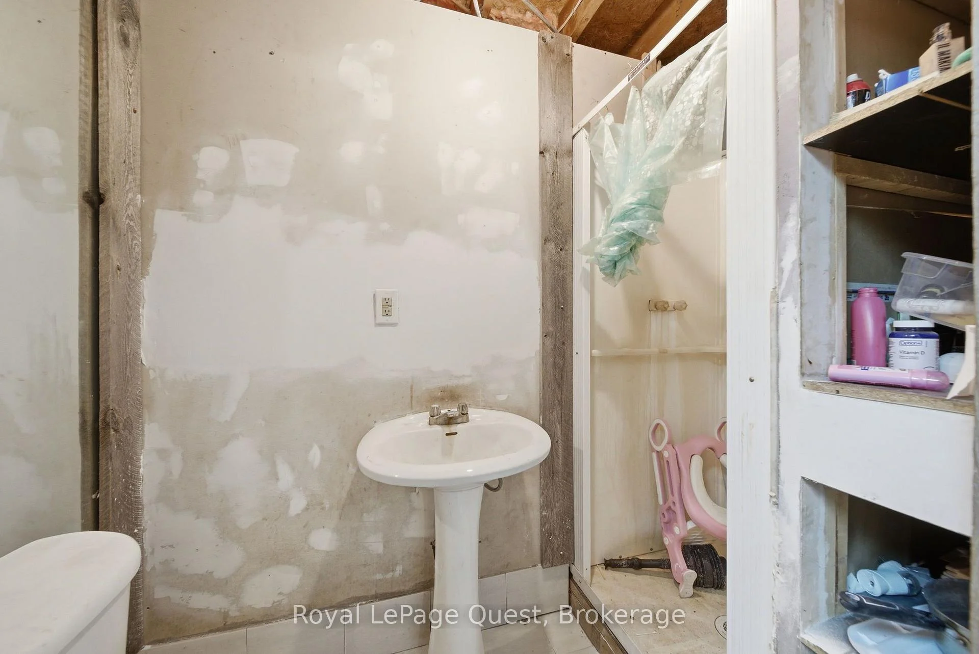 Photo 7 of 7476 Ash Crescent, Ramara, Rural Ramara — HOMEH