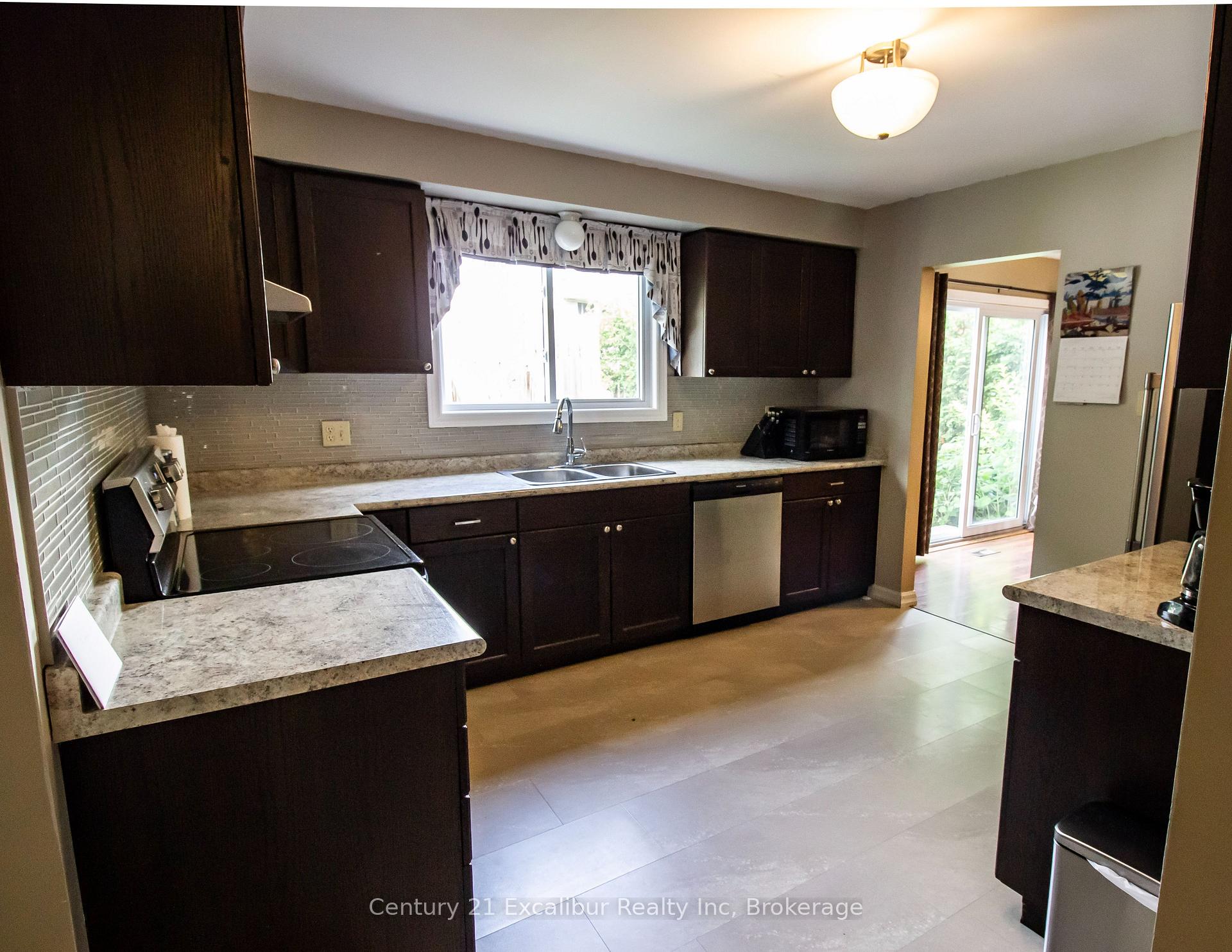 Photo 6 of 6 Braeside Road, Centre Wellington, Fergus — HOMEH