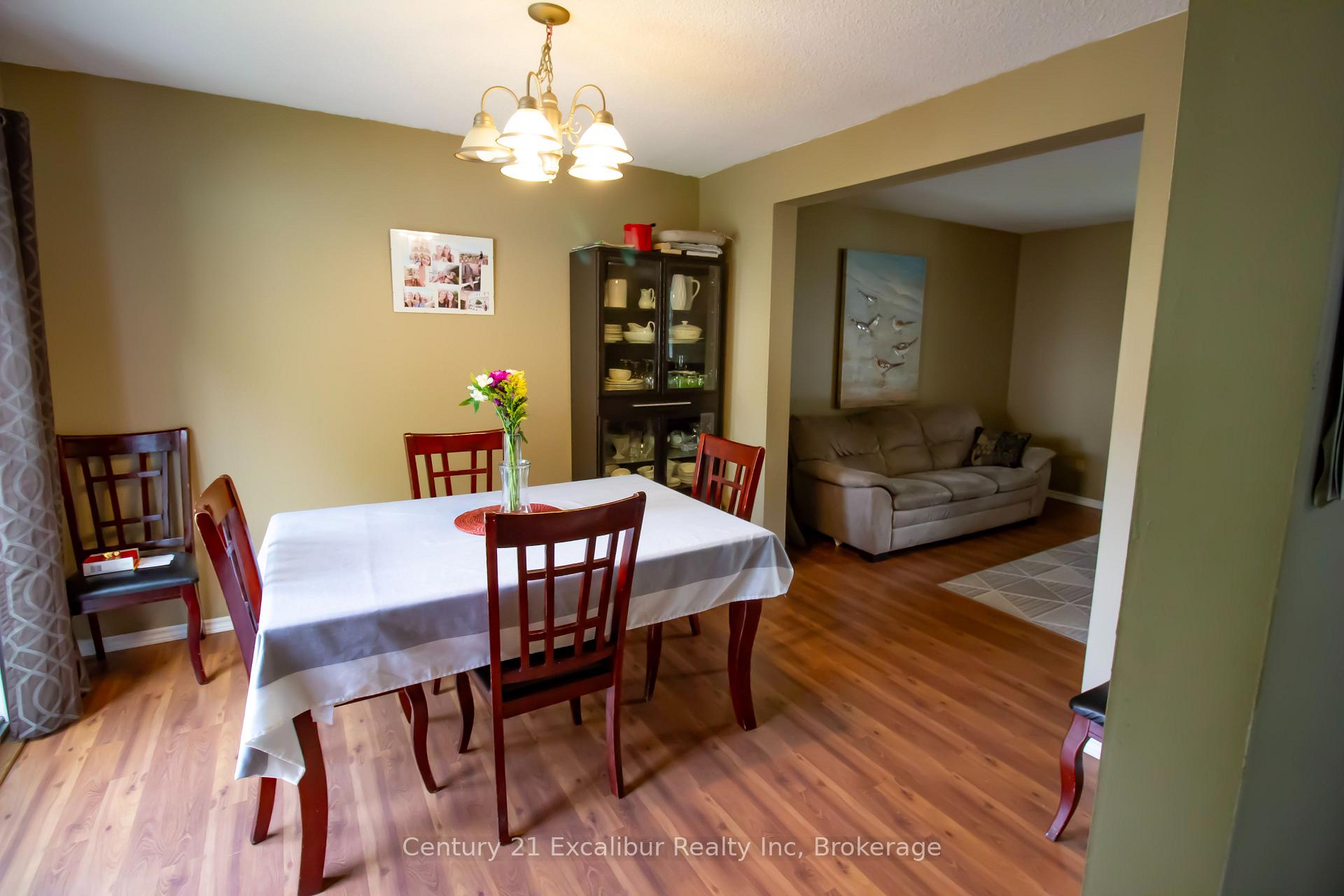 Photo 7 of 6 Braeside Road, Centre Wellington, Fergus — HOMEH