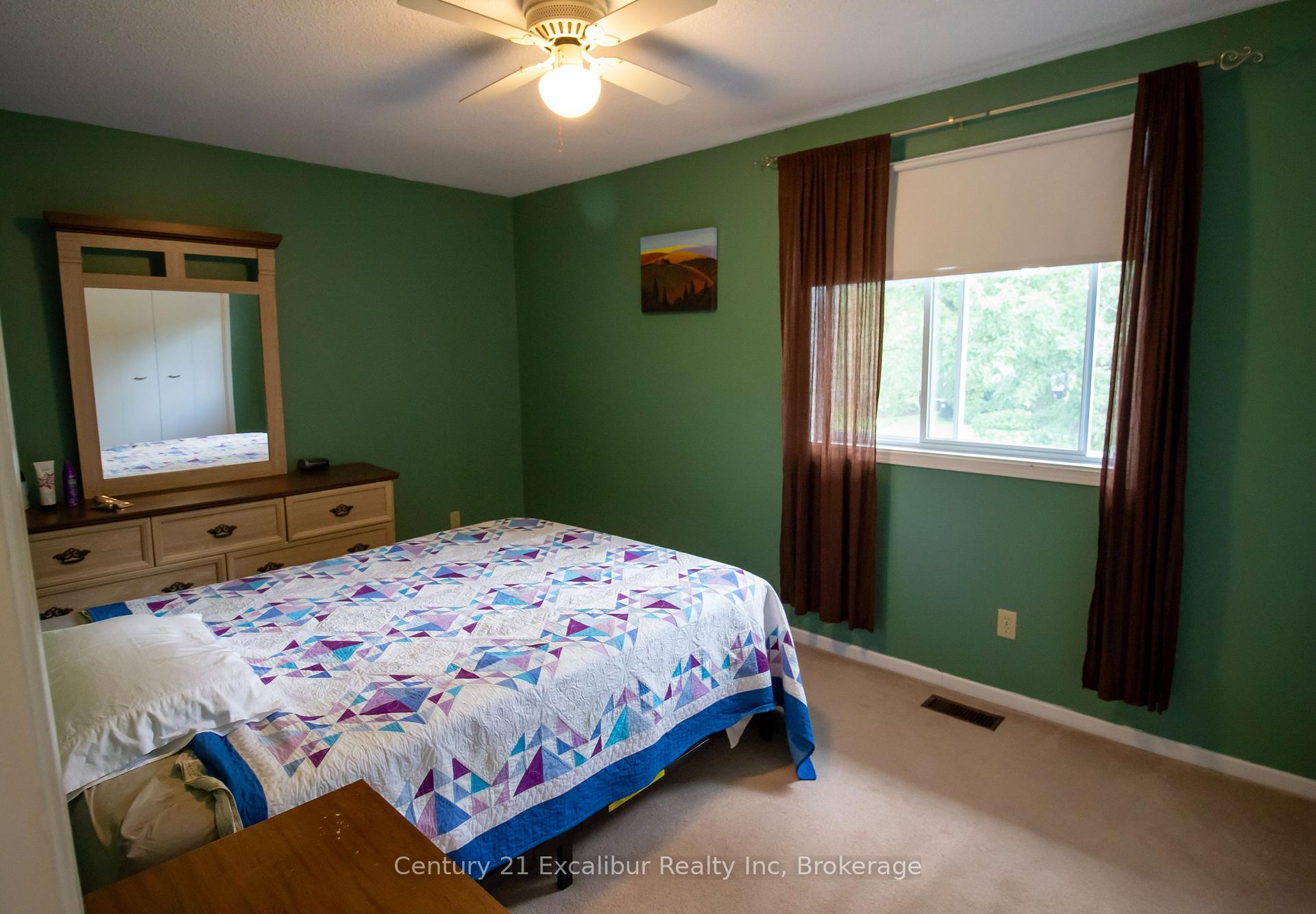 Photo 11 of 6 Braeside Road, Centre Wellington, Fergus — HOMEH