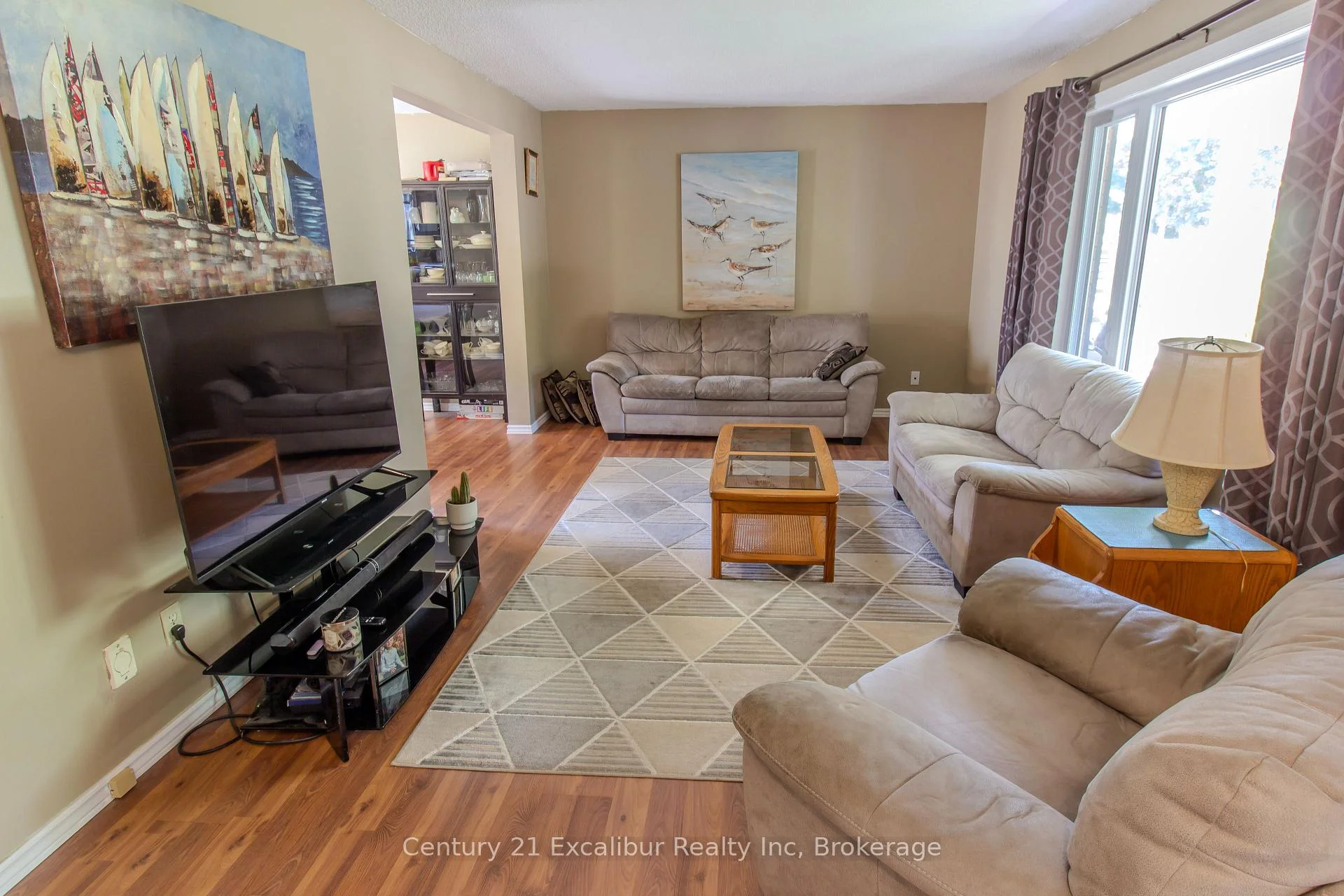Photo 4 of 6 Braeside Road, Centre Wellington, Fergus — HOMEH