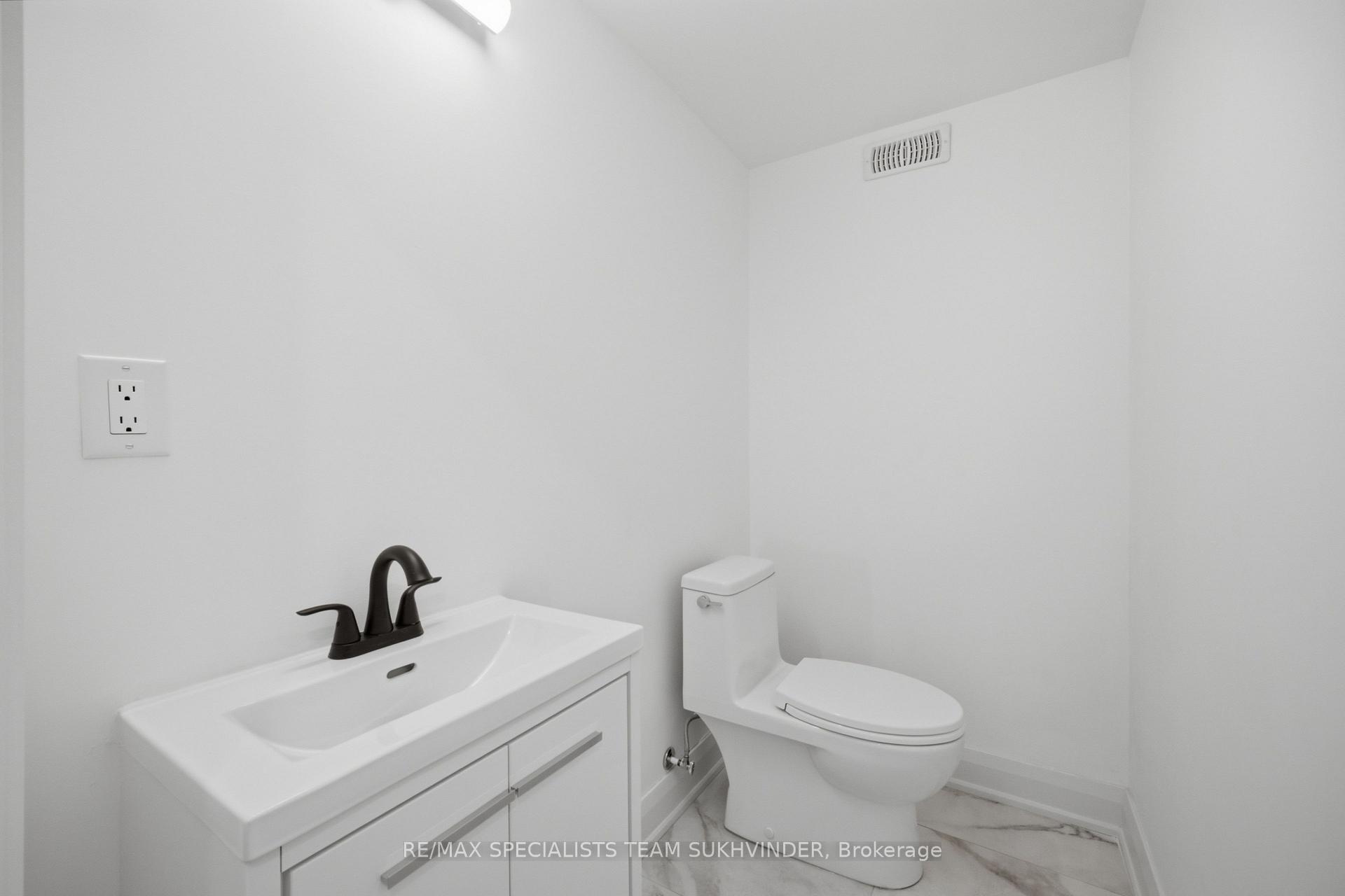 Photo 32 of 31 Linstock Drive, Brampton, Vales of Castlemore — HOMEH