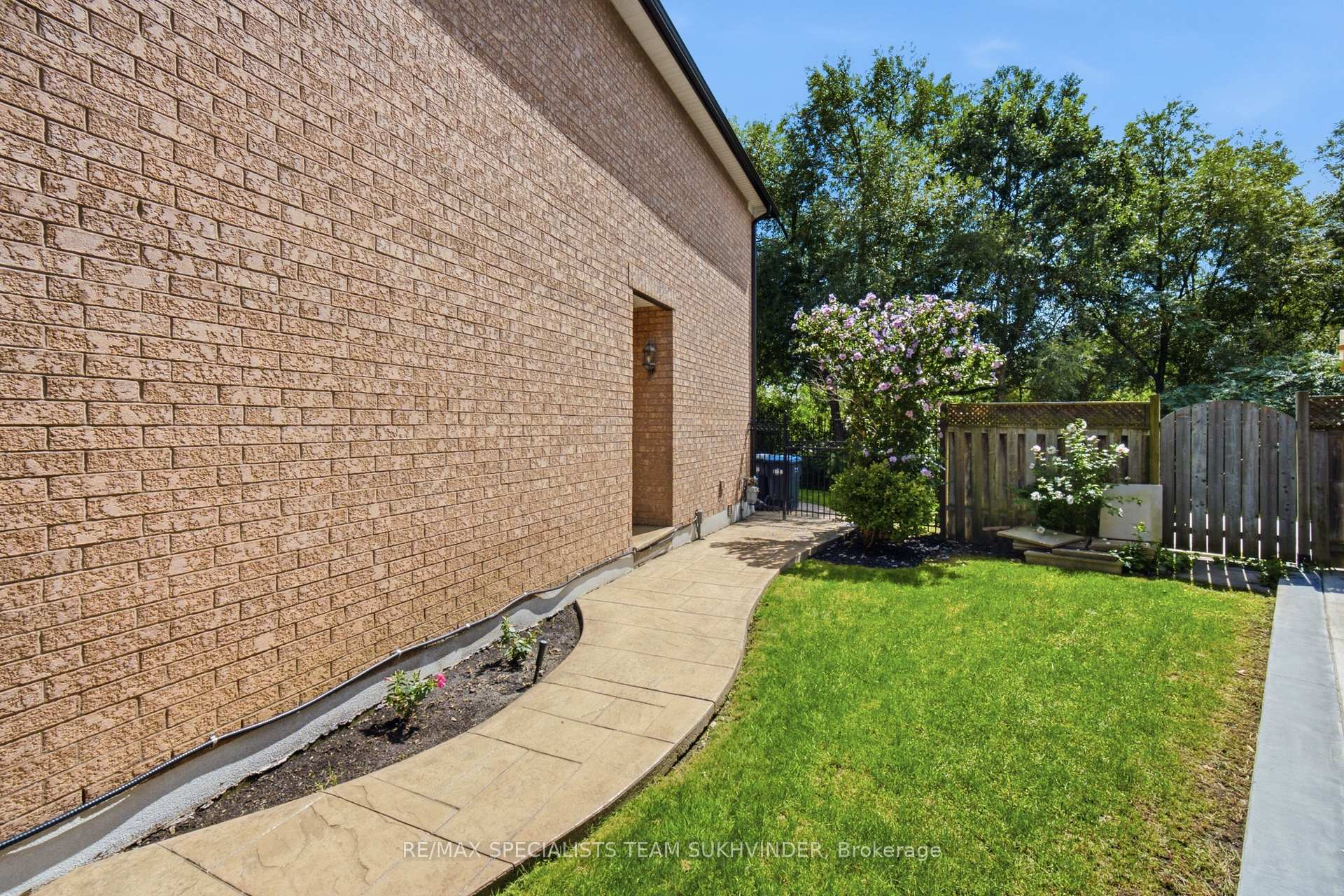 Photo 37 of 31 Linstock Drive, Brampton, Vales of Castlemore — HOMEH