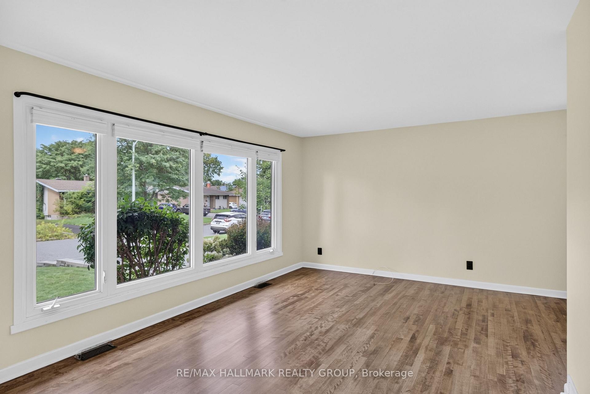 Photo 4 of 1143 Gateway Road, Ottawa, Parkway Park — HOMEH