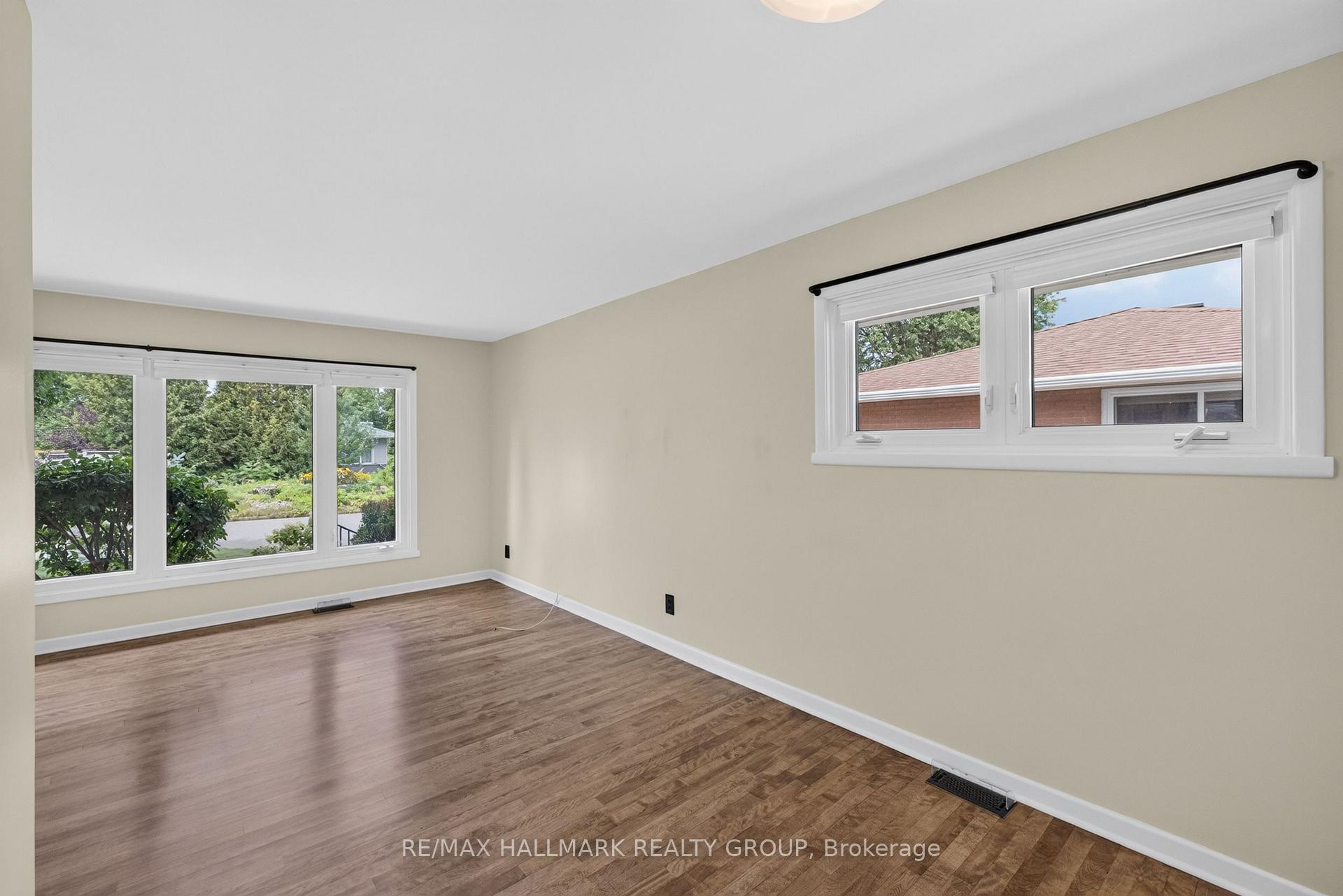 Photo 6 of 1143 Gateway Road, Ottawa, Parkway Park — HOMEH