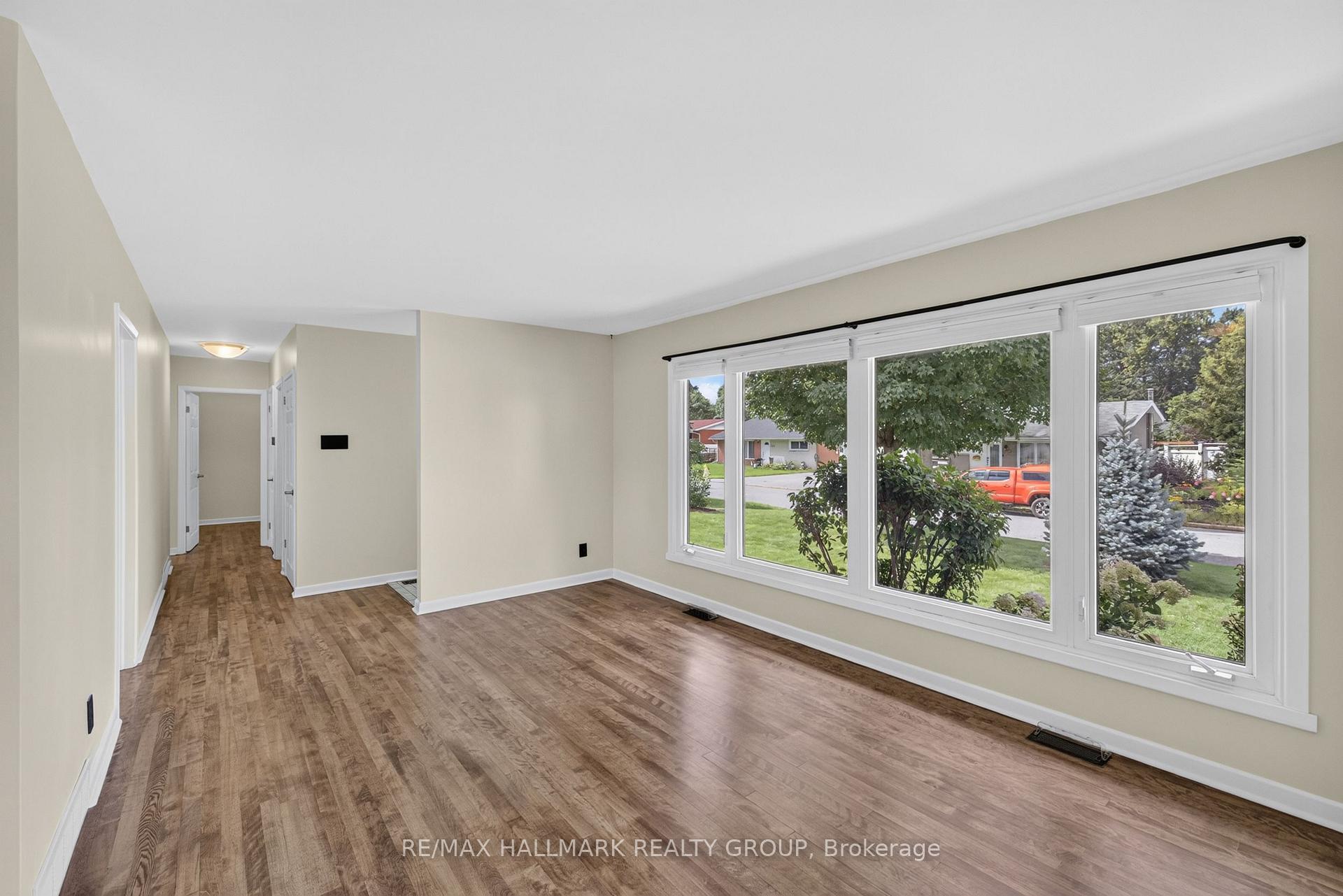 Photo 9 of 1143 Gateway Road, Ottawa, Parkway Park — HOMEH