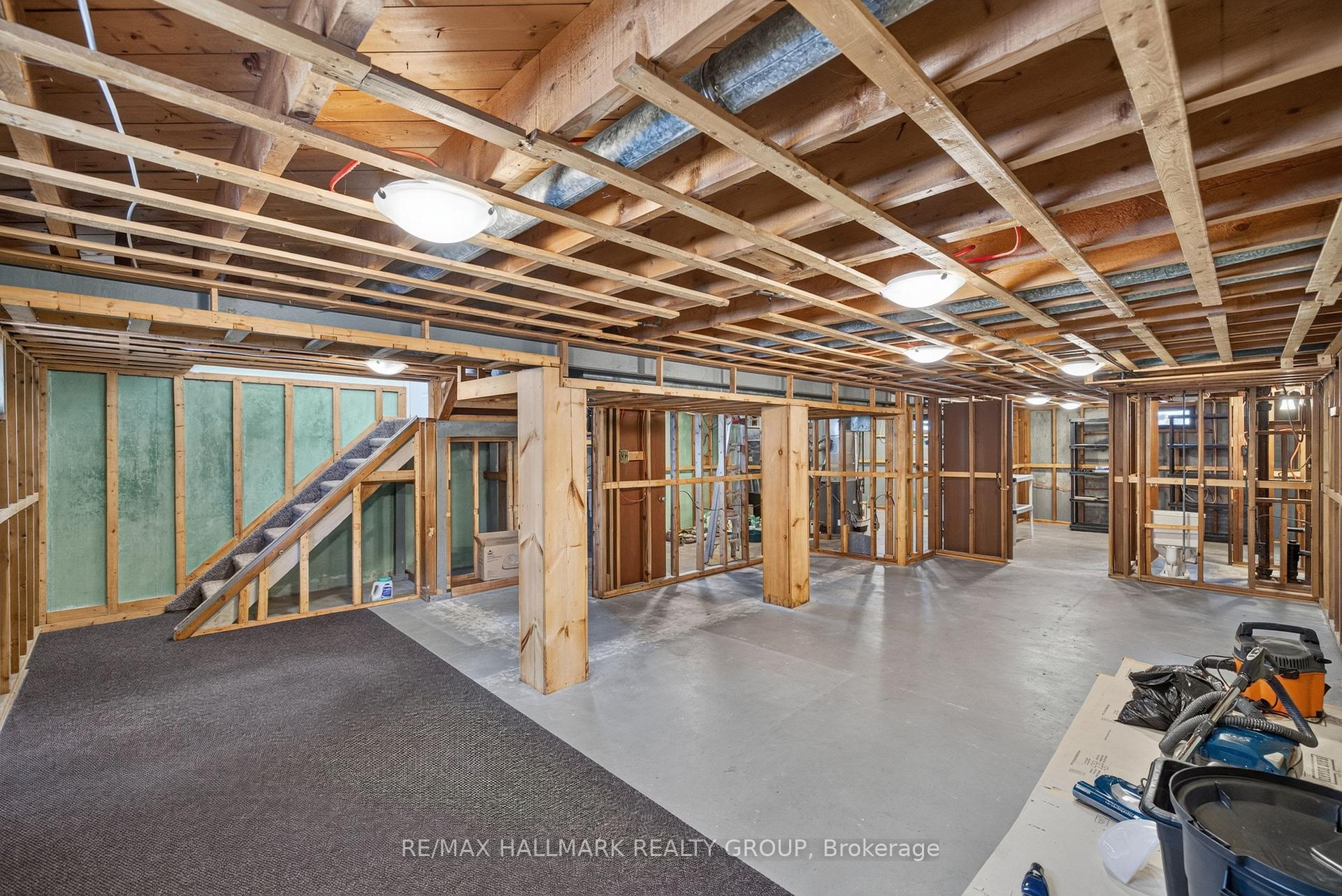 Photo 24 of 1143 Gateway Road, Ottawa, Parkway Park — HOMEH