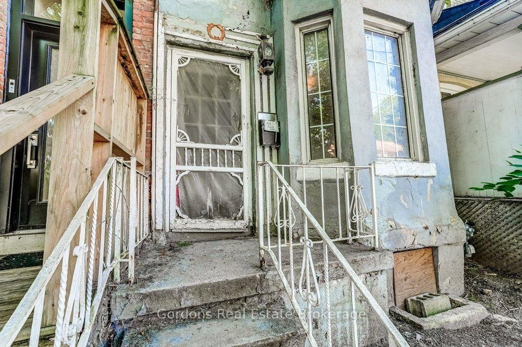 Photo 4 of 166 Munro Street, Toronto, South Riverdale — HOMEH