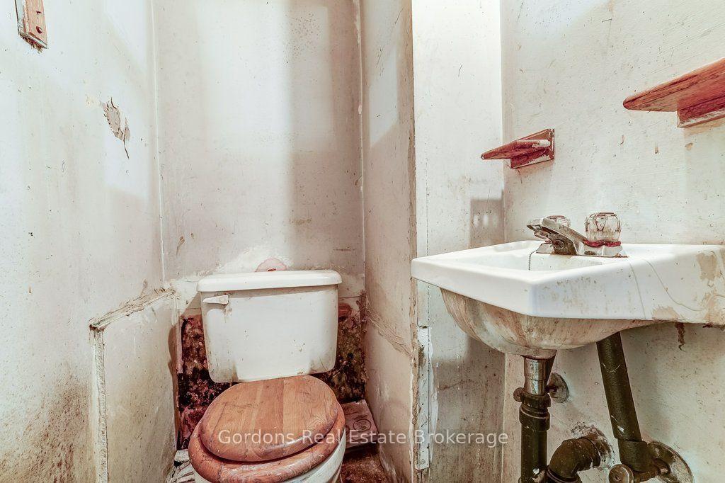 Photo 11 of 166 Munro Street, Toronto, South Riverdale — HOMEH