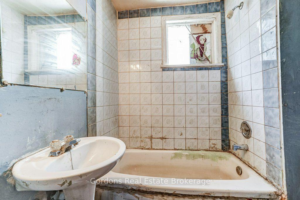 Photo 17 of 166 Munro Street, Toronto, South Riverdale — HOMEH