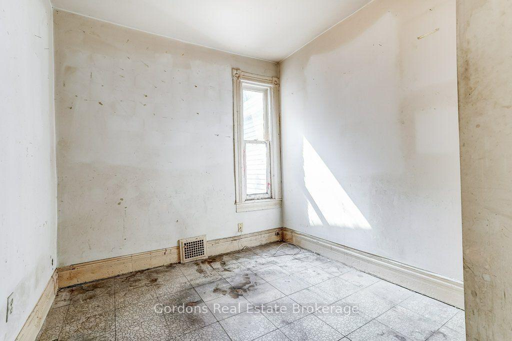 Photo 18 of 166 Munro Street, Toronto, South Riverdale — HOMEH