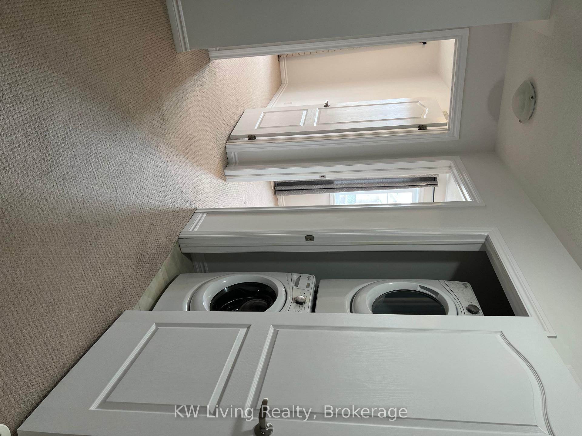 Photo 9 of 59 Tabaret Crescent, Oshawa, Windfields — HOMEH