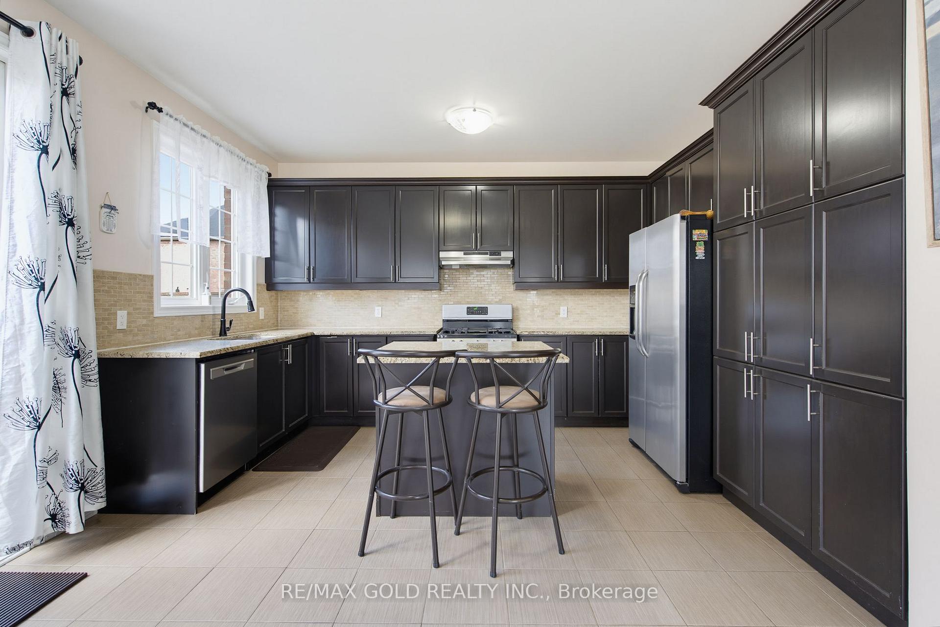 Photo 9 of 8 Zelda Road, Brampton, Sandringham-Wellington North — HOMEH