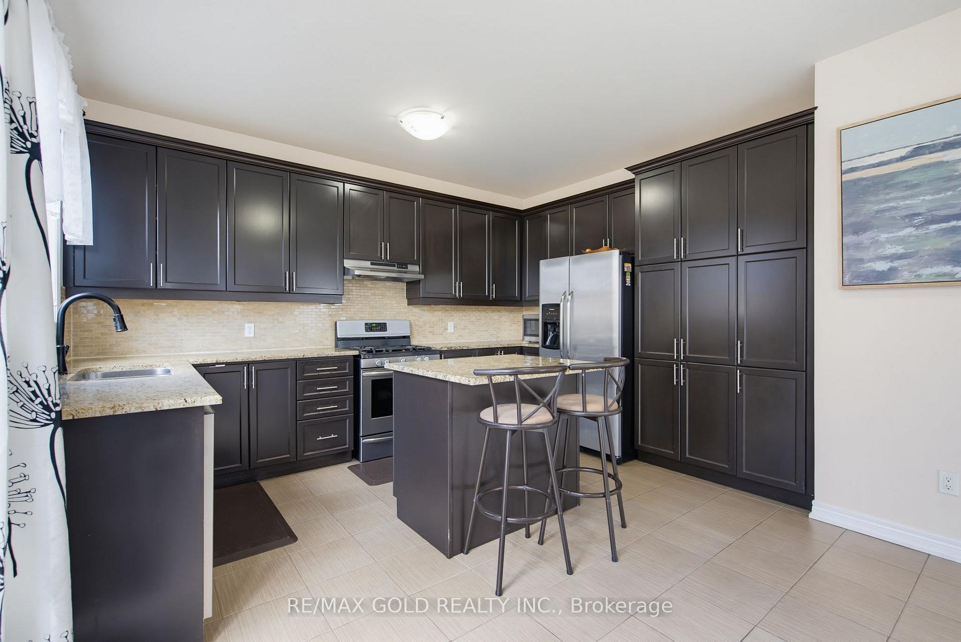 Photo 10 of 8 Zelda Road, Brampton, Sandringham-Wellington North — HOMEH