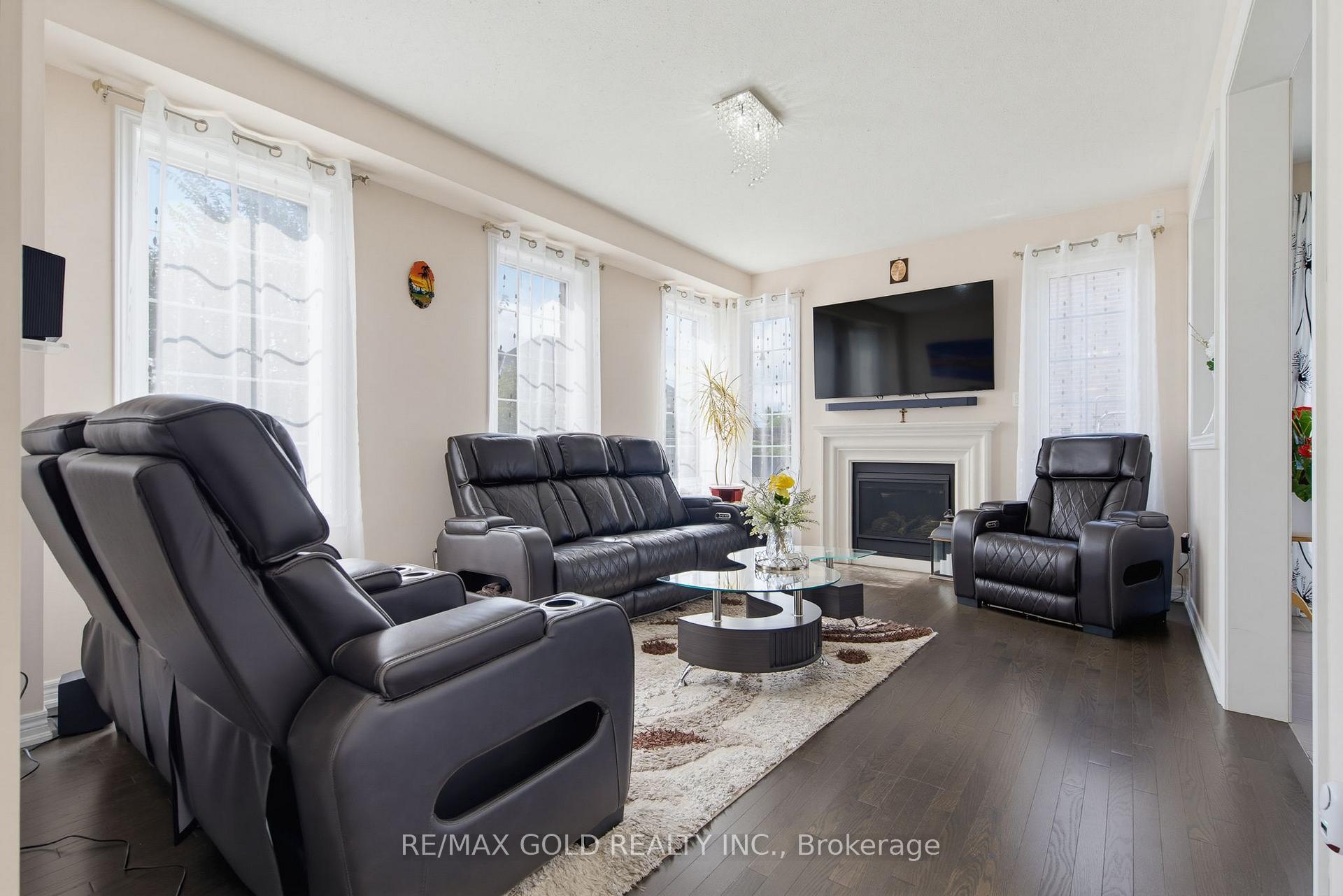 Photo 12 of 8 Zelda Road, Brampton, Sandringham-Wellington North — HOMEH