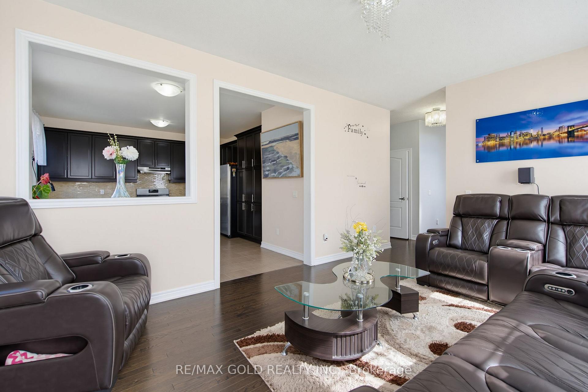 Photo 13 of 8 Zelda Road, Brampton, Sandringham-Wellington North — HOMEH