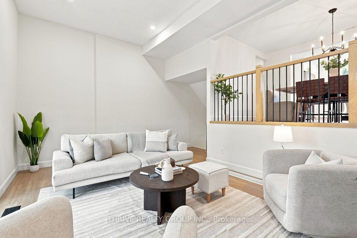 Photo 11 of Unit 8, 159 Sandringam Crescent, London, South R — HOMEH