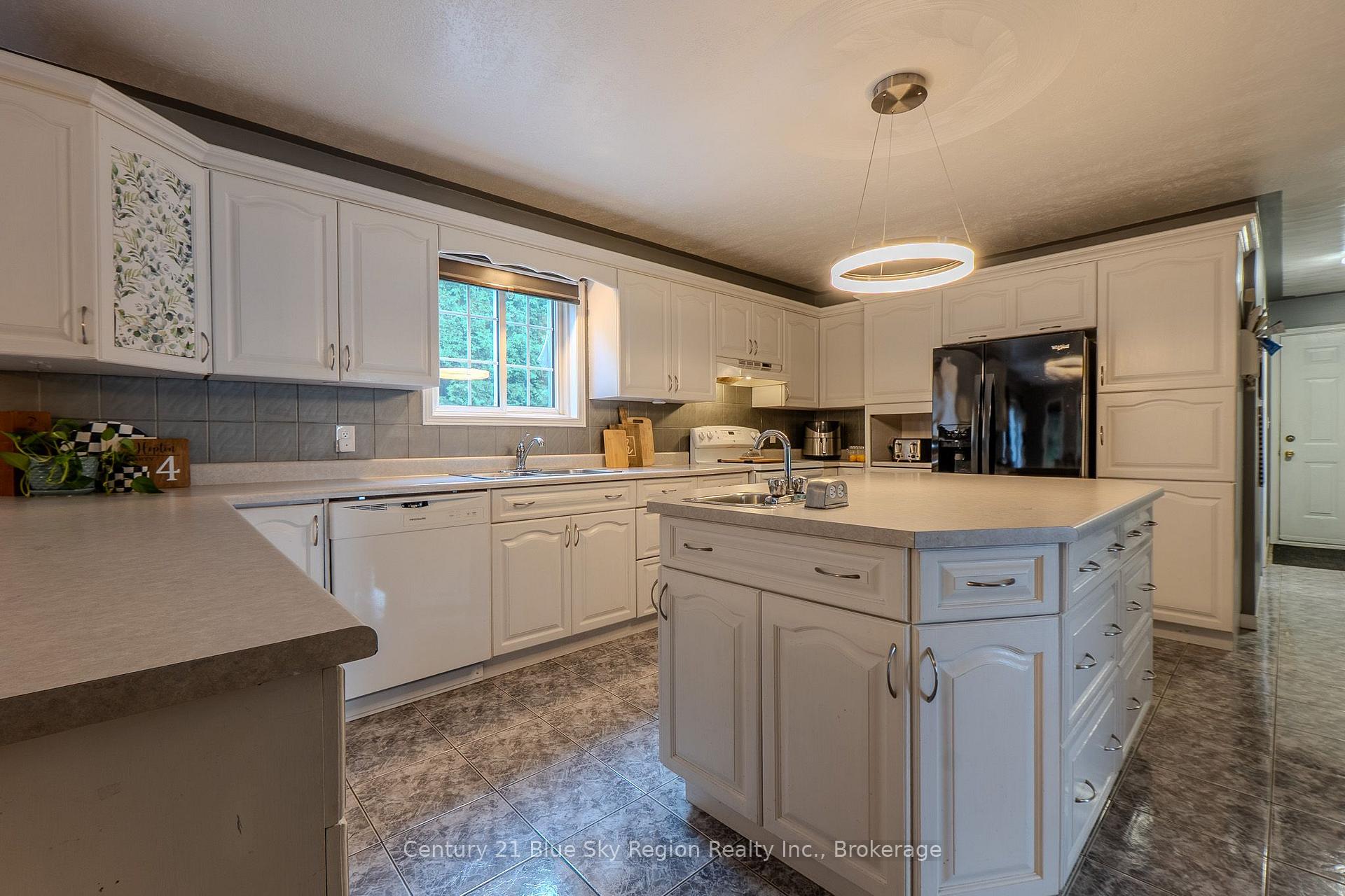Photo 3 of 650 Coursol Road, West Nipissing, Sturgeon Falls — HOMEH