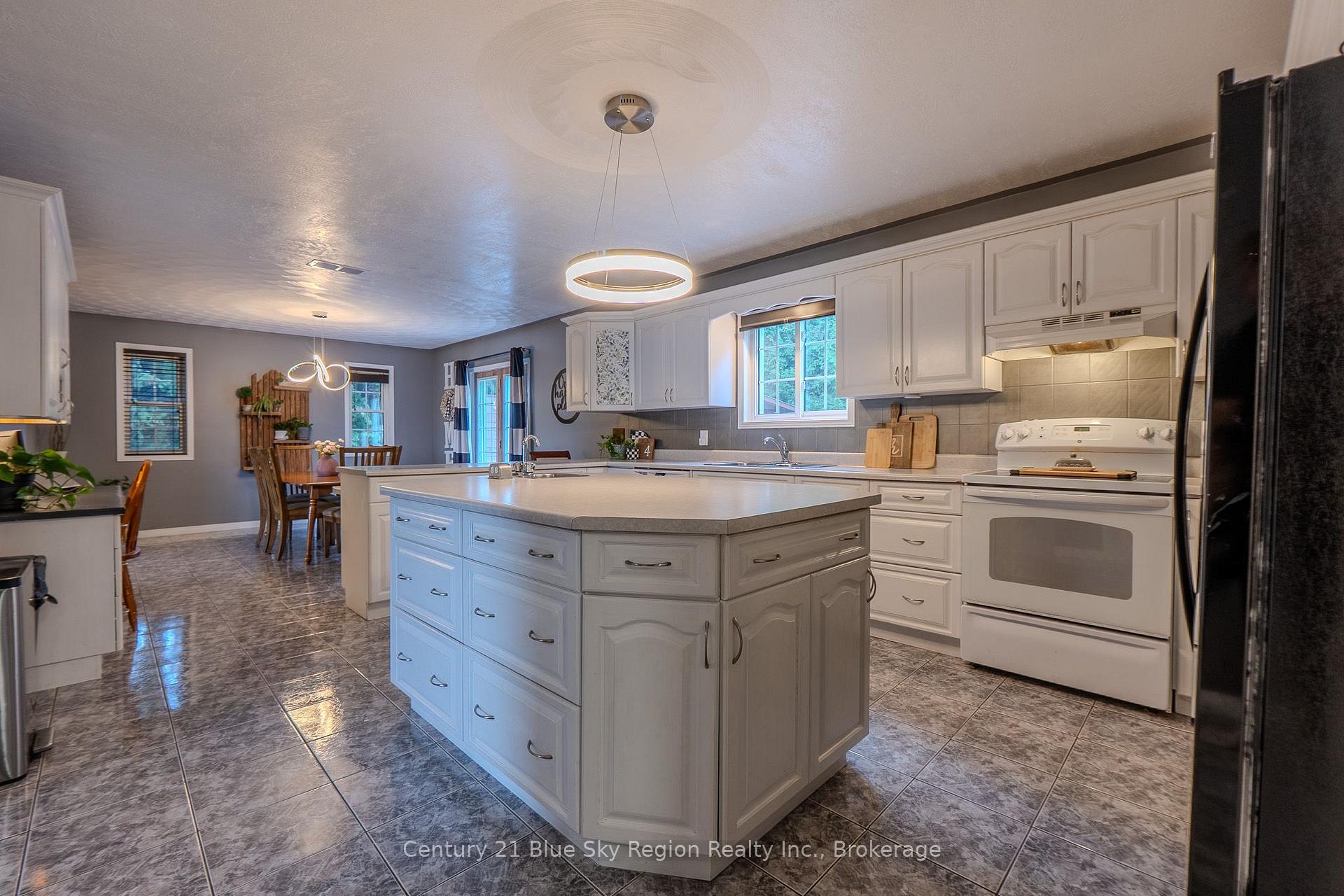 Photo 5 of 650 Coursol Road, West Nipissing, Sturgeon Falls — HOMEH