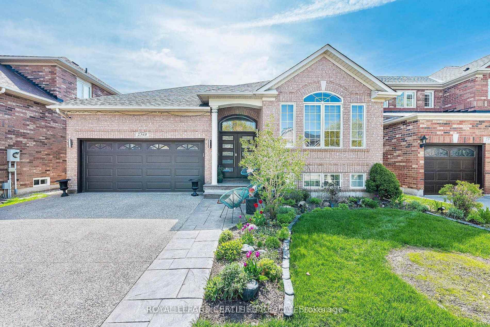 Photo 1 of 2368 Foxhole Circle, Oakville, Westmount — HOMEH